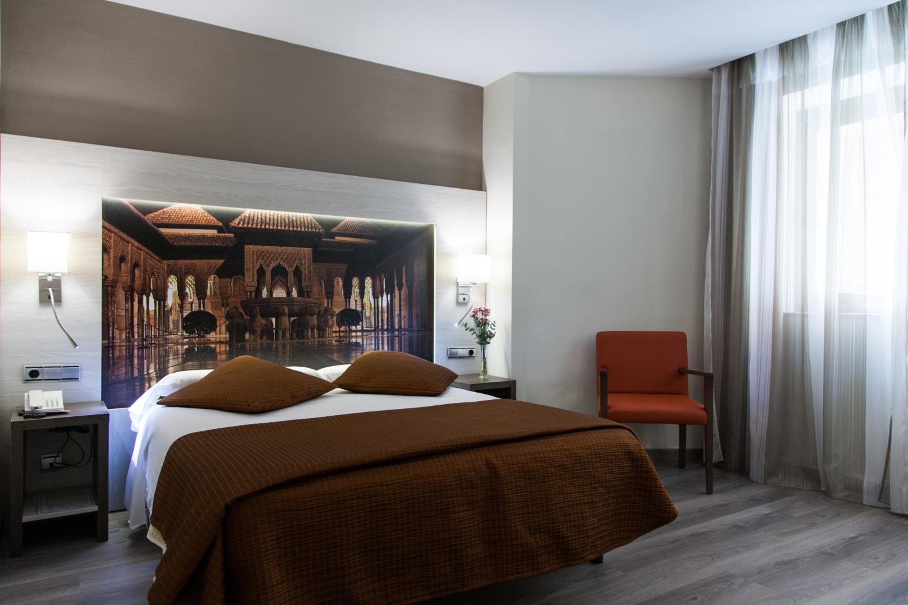 Double or Twin Room - Photo 9