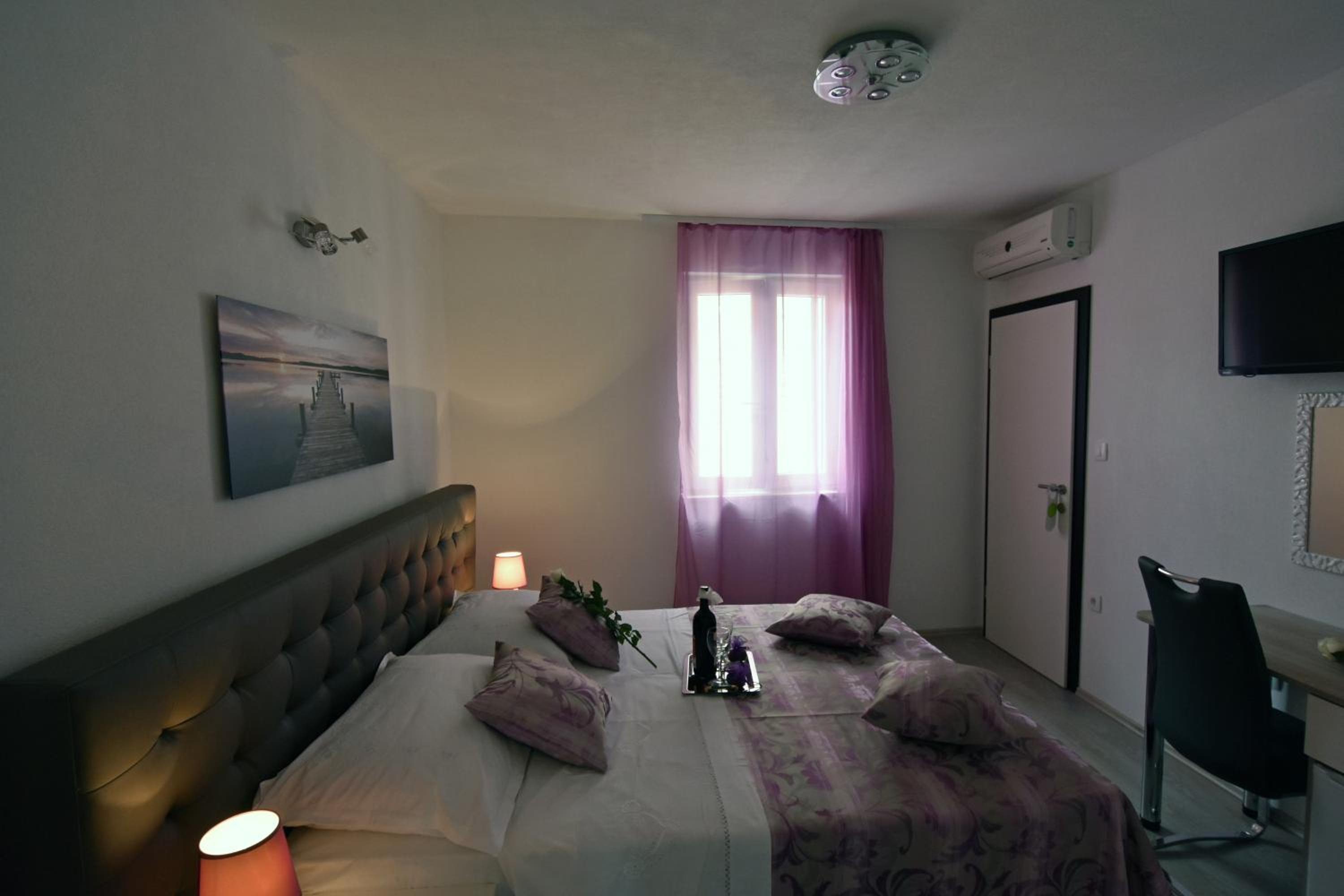 Deluxe Double Room - Photo 6