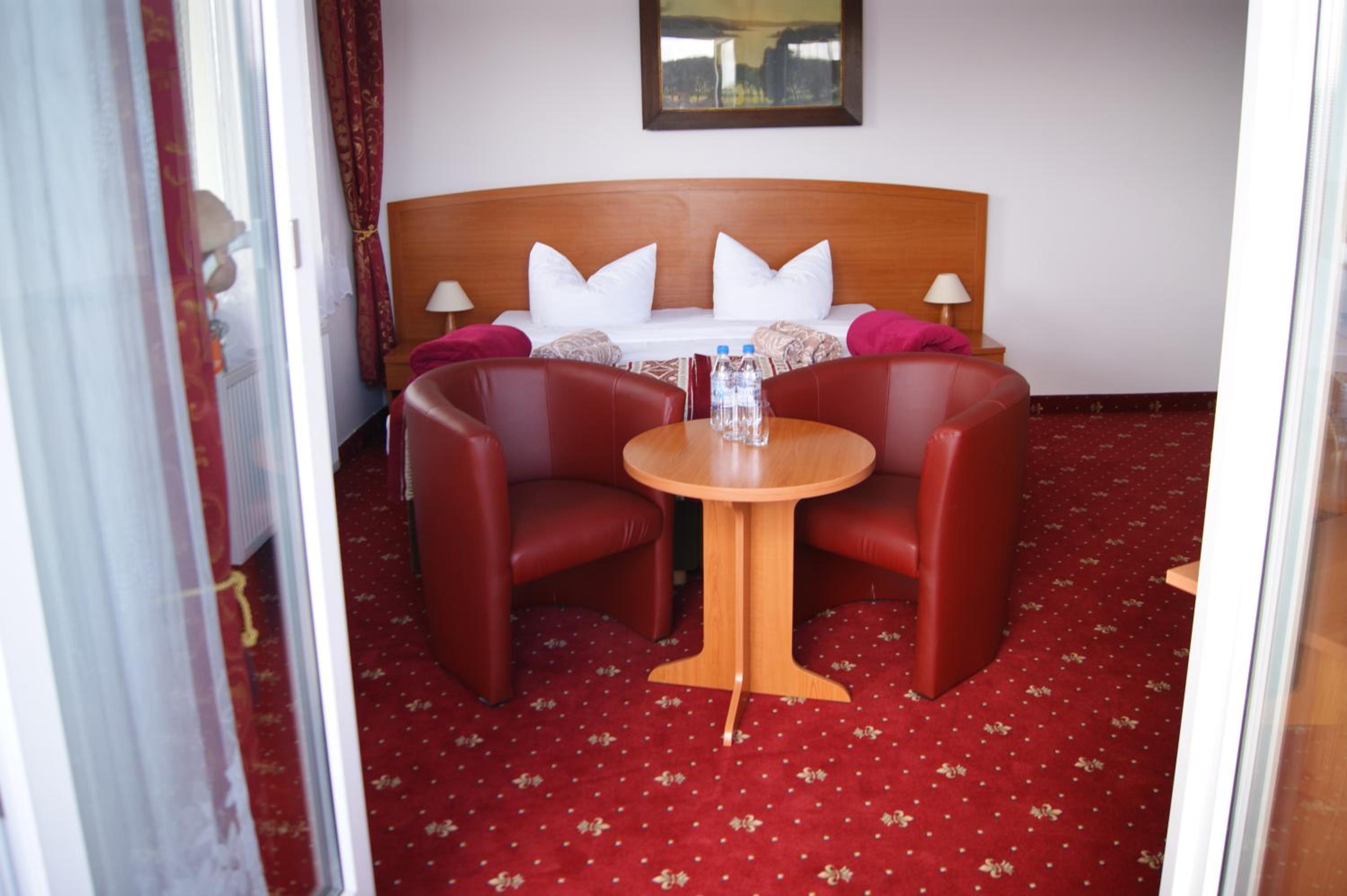 Double or Twin Room with Balcony photo 2