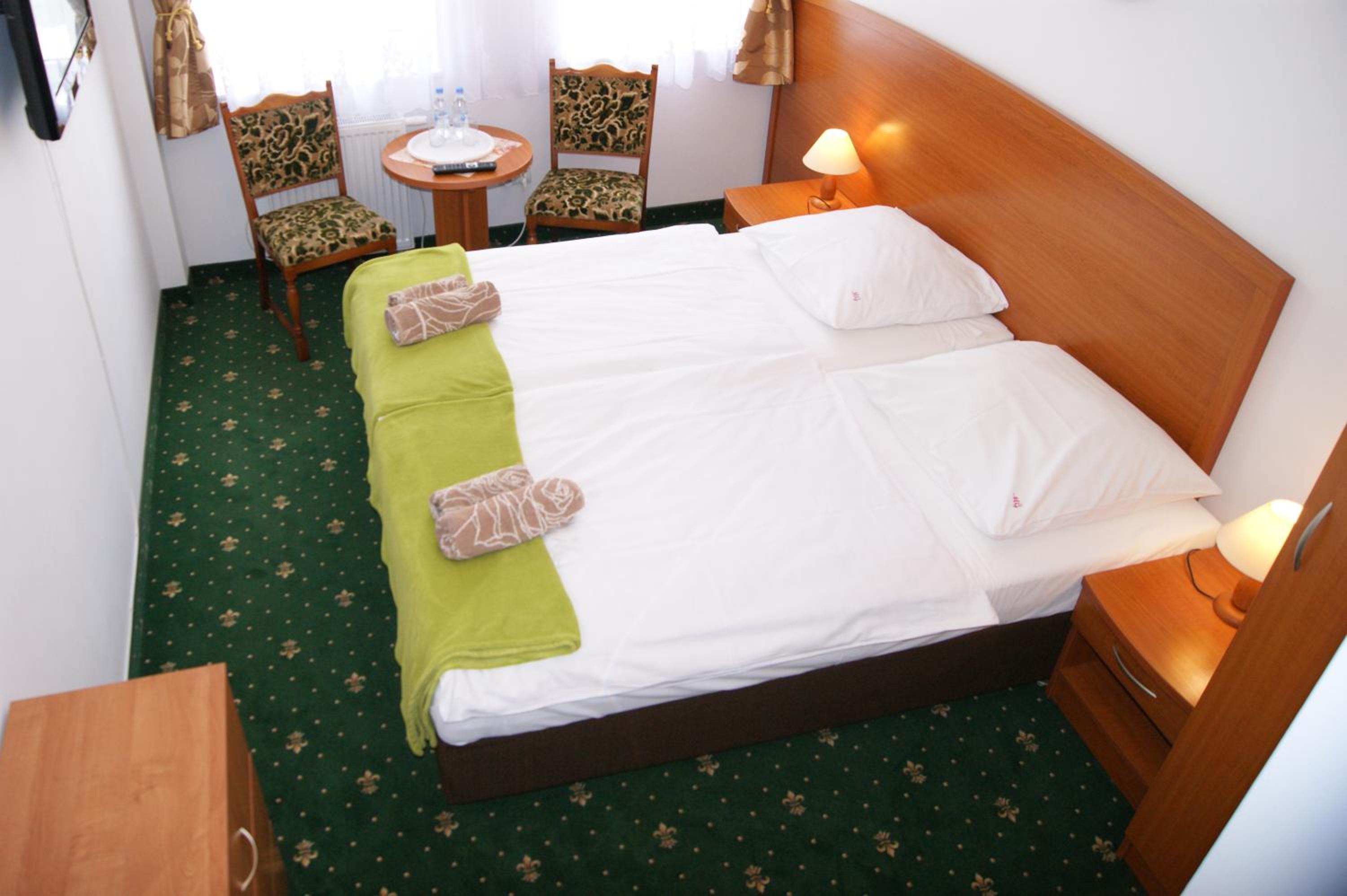 Double or Twin Room photo 3