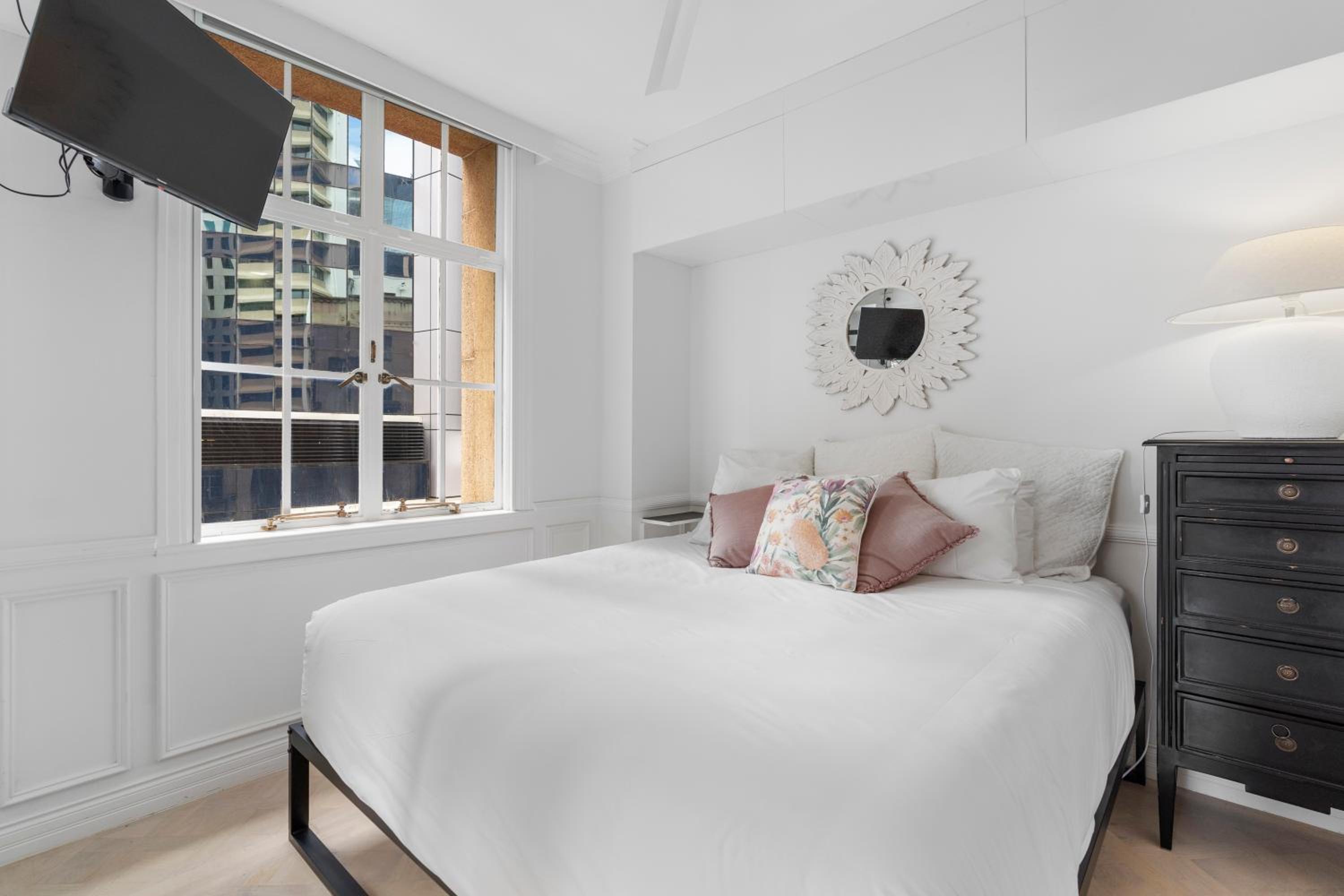 One-Bedroom Premium Apartment thumbnail 6