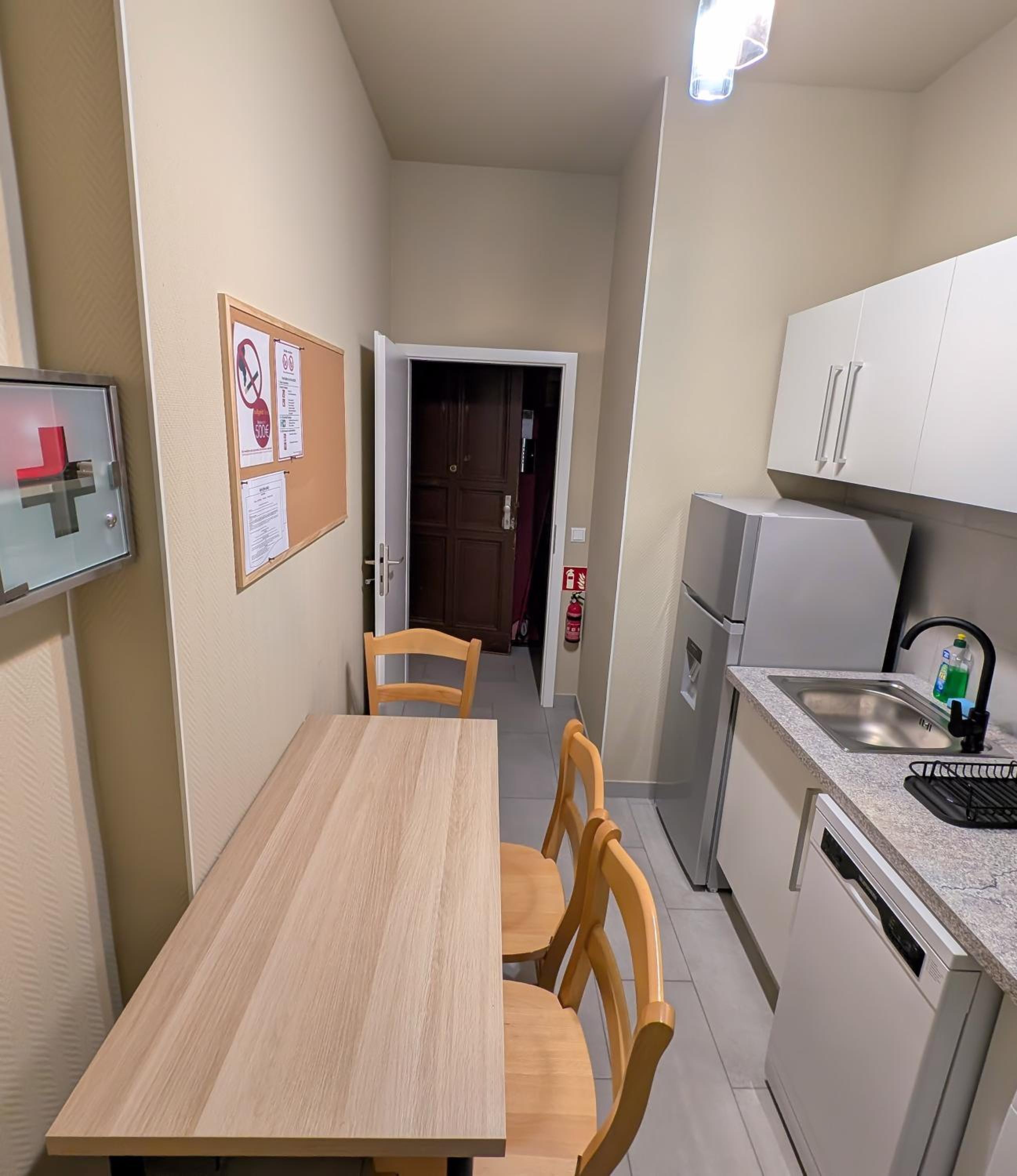Deluxe Two-Bedroom Apartment with Garden View