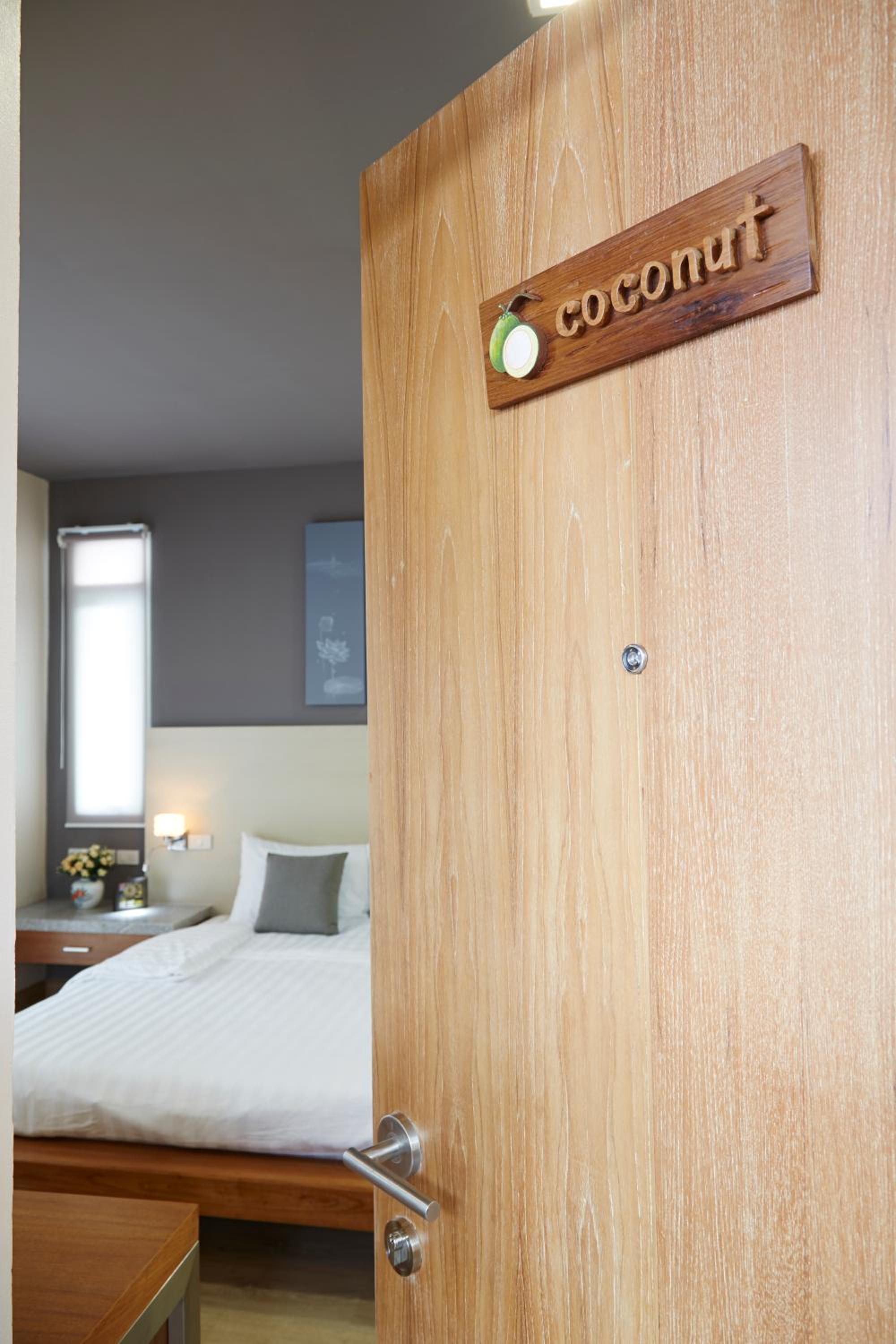 Queen Room with Balcony photo 3
