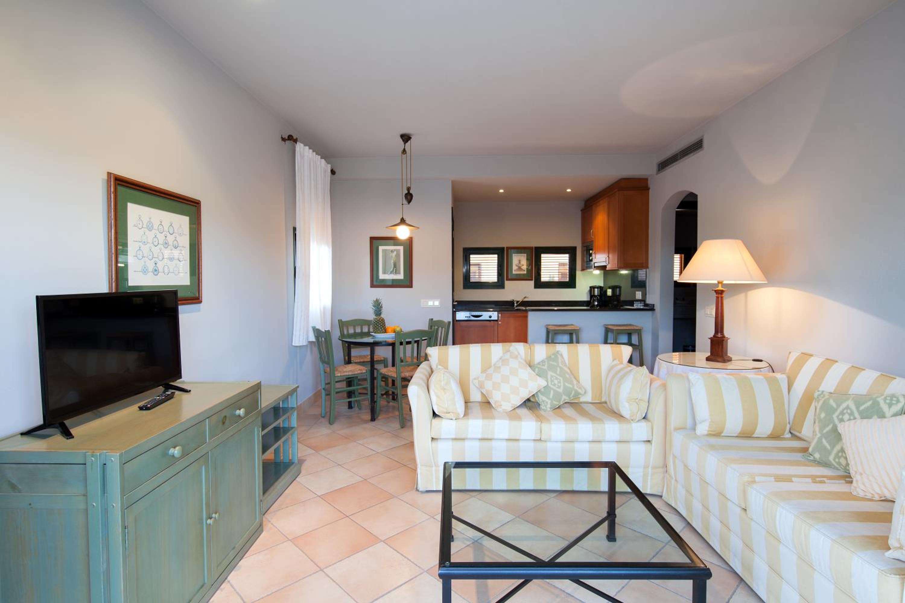 One-Bedroom Apartment with Balcony photo 3
