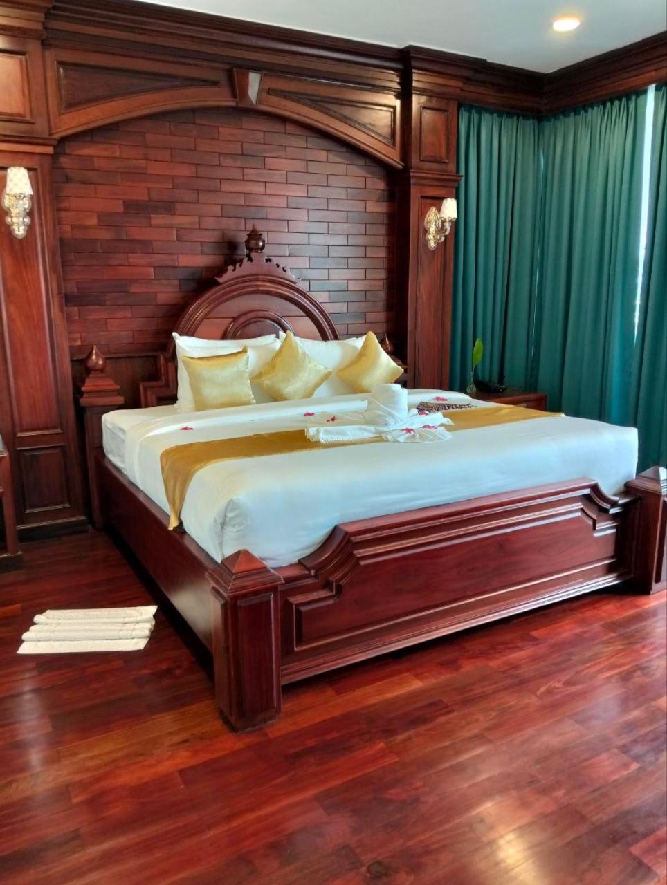 Executive Suite photo 2
