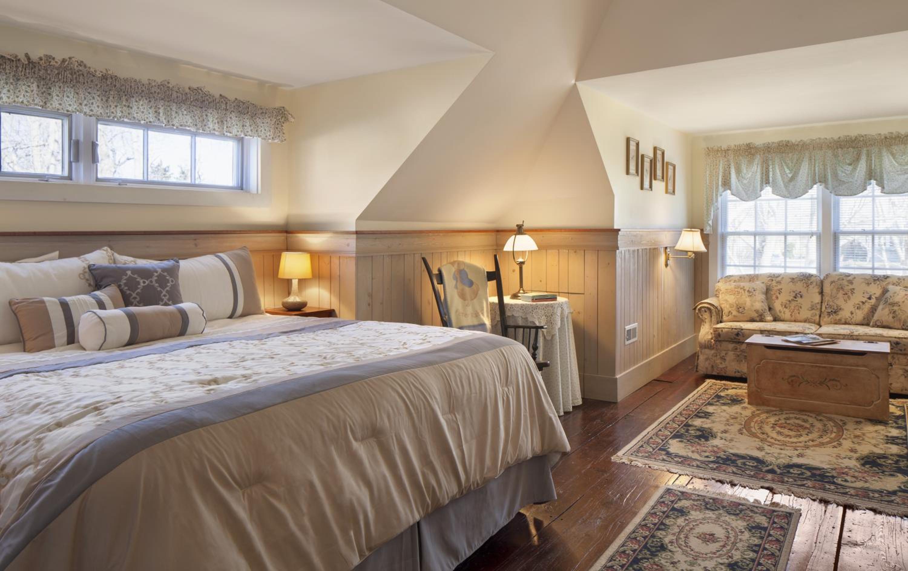Captain William Weeks Room photo 1