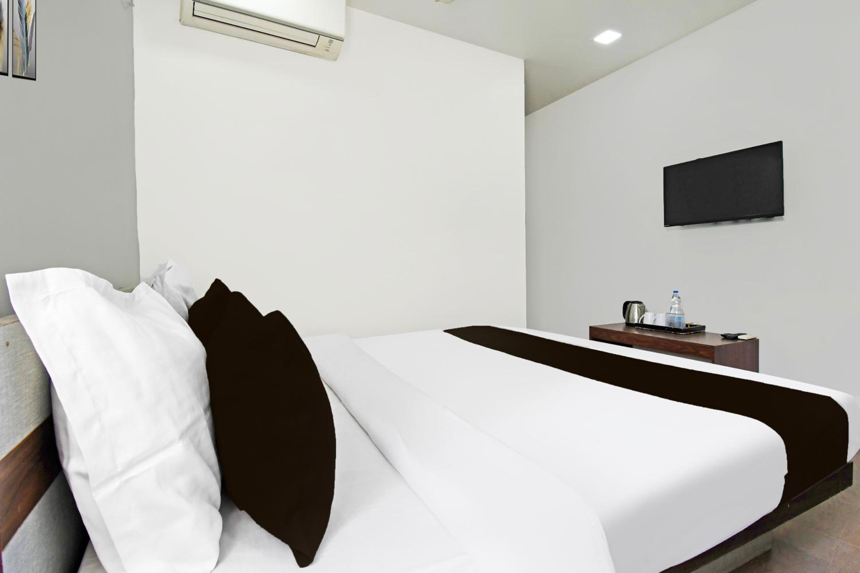 Standard Twin Room photo 2
