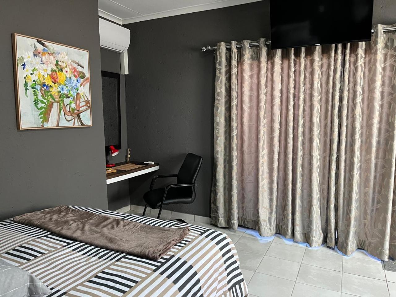 Superior Double or Twin Room photo 2