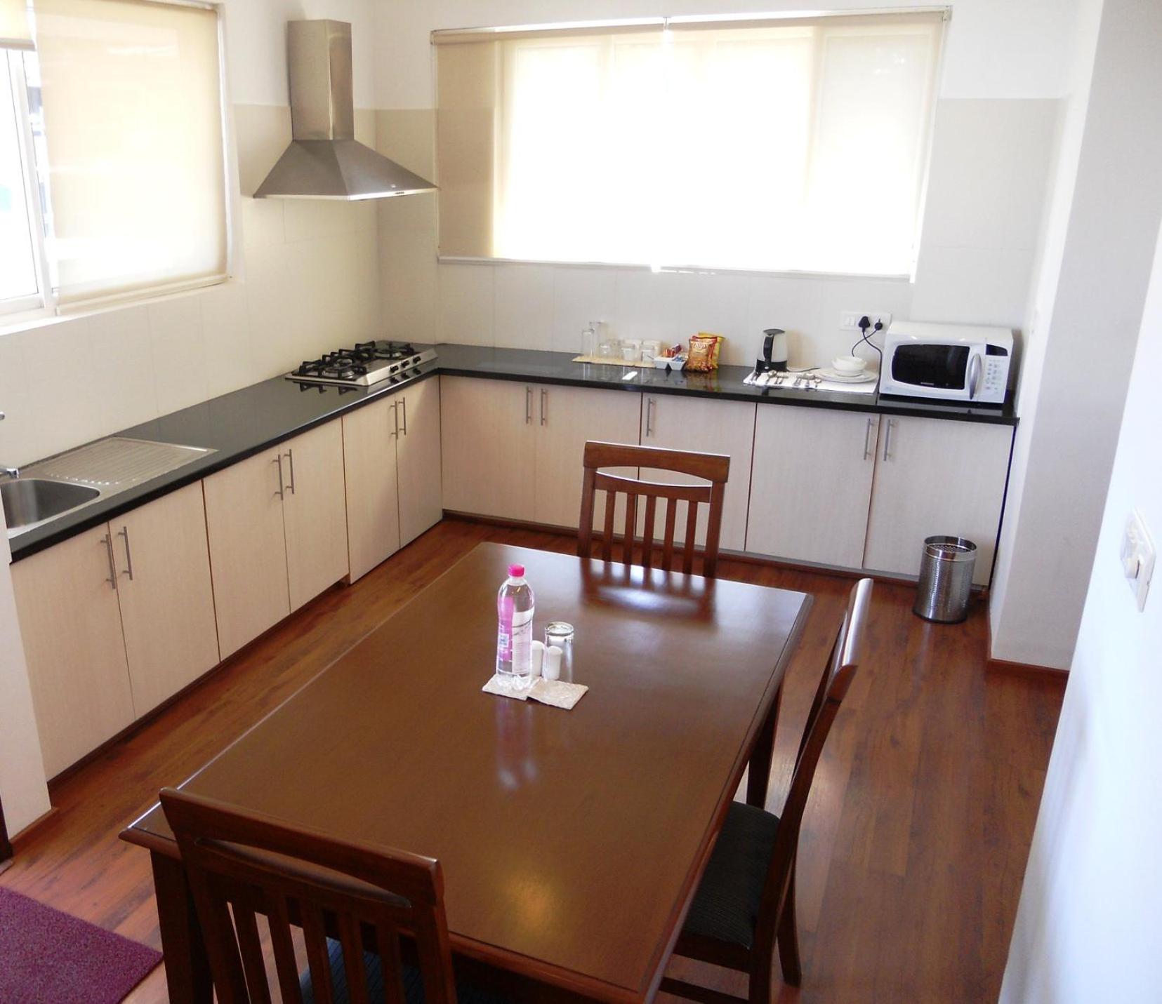 Suite - Photo 3