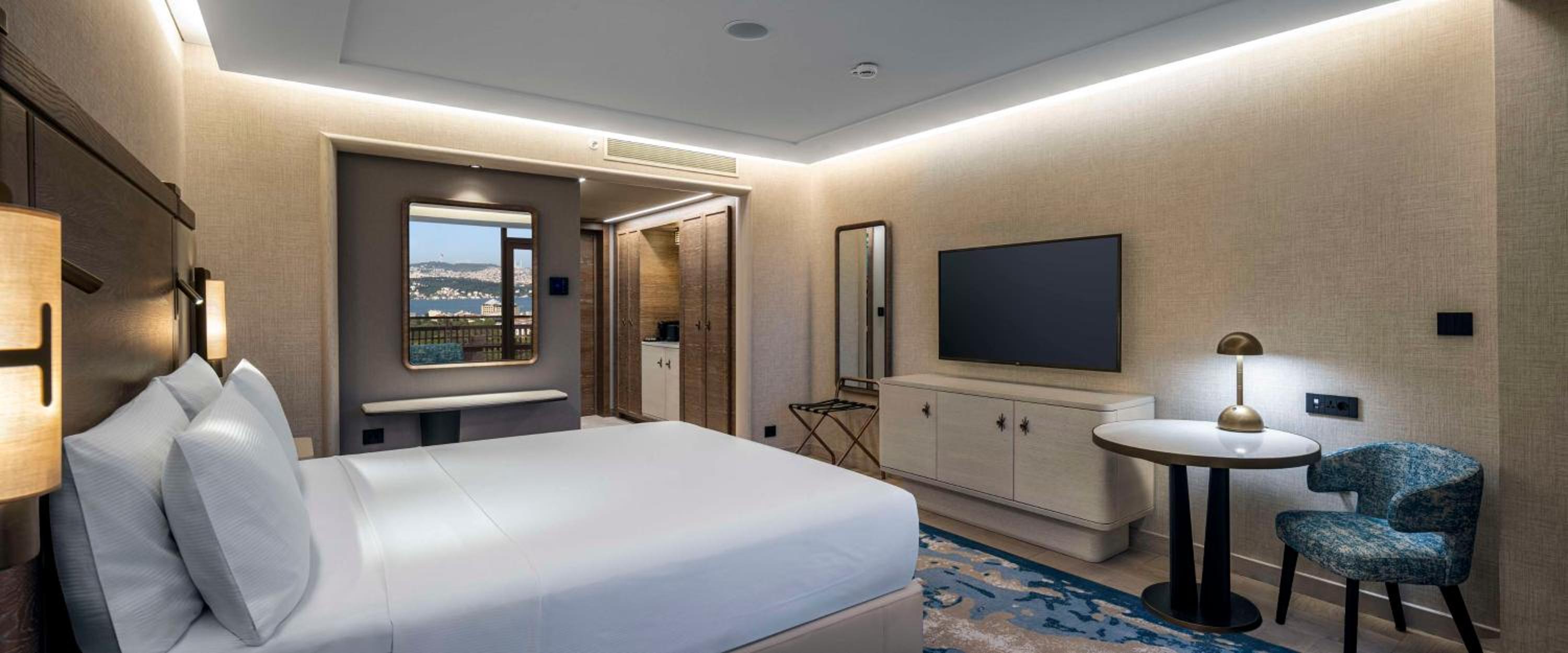 Queen Room - Accessible