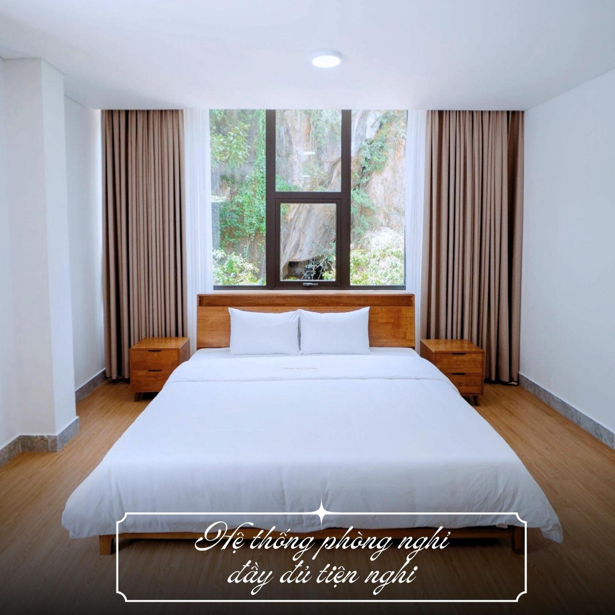 Deluxe King Room - Photo 2