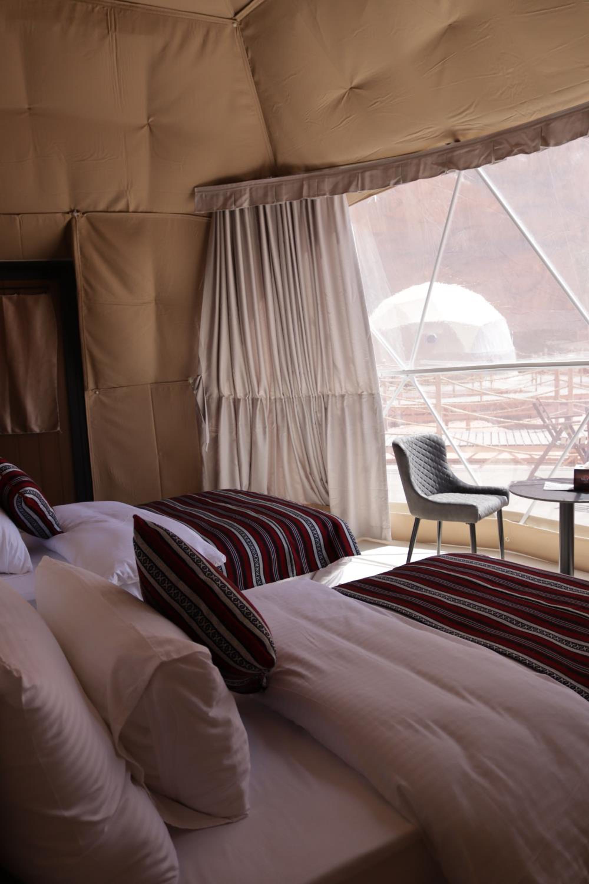 Standard Twin Room - Photo 4