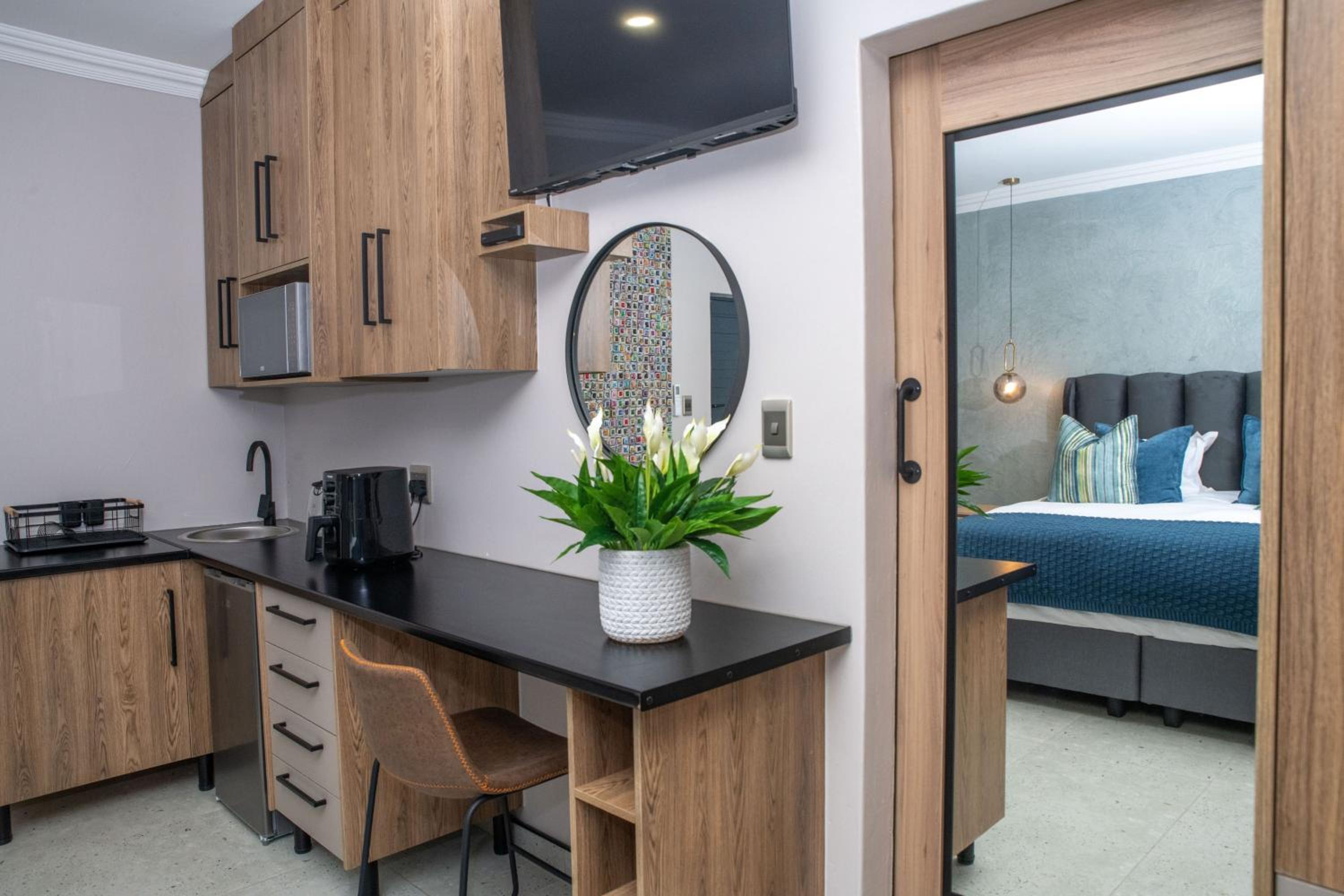 Comfort King Room - Photo 2