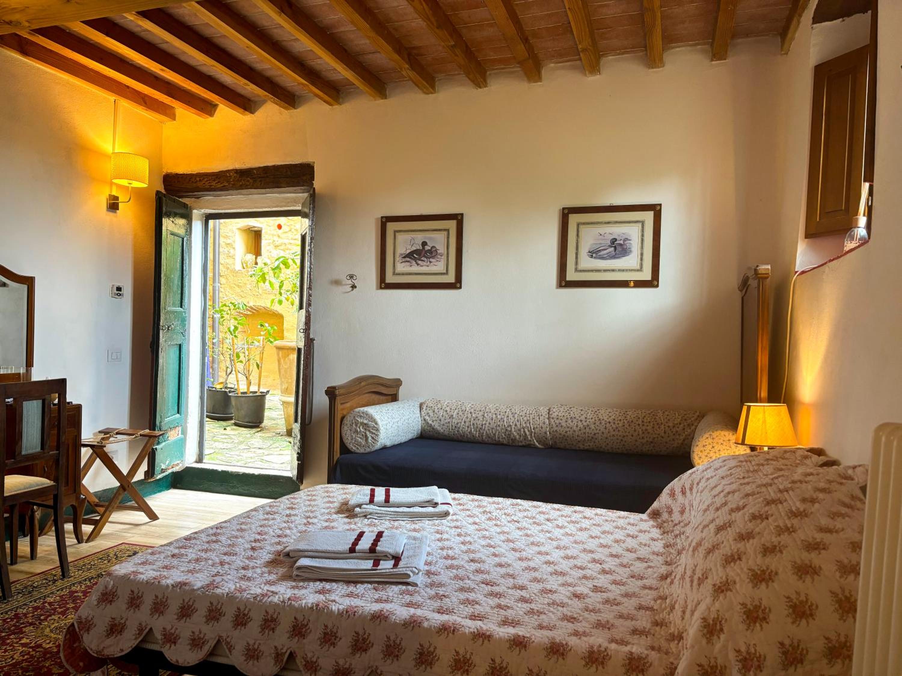 Triple Room with Private Bathroom photo 1