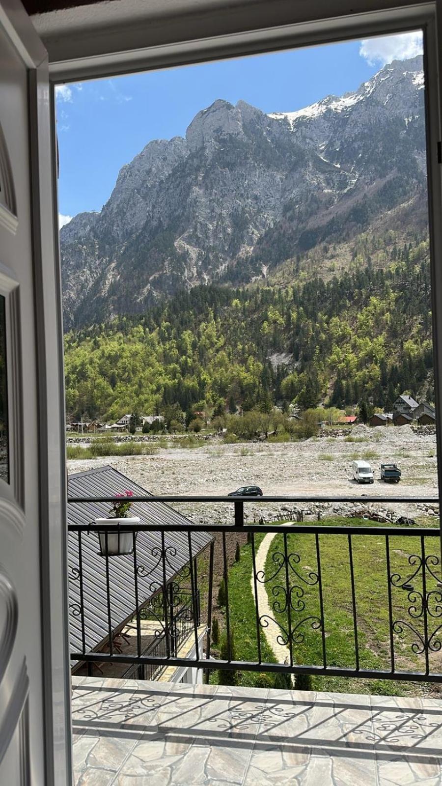 Quadruple Room with Private Bathroom