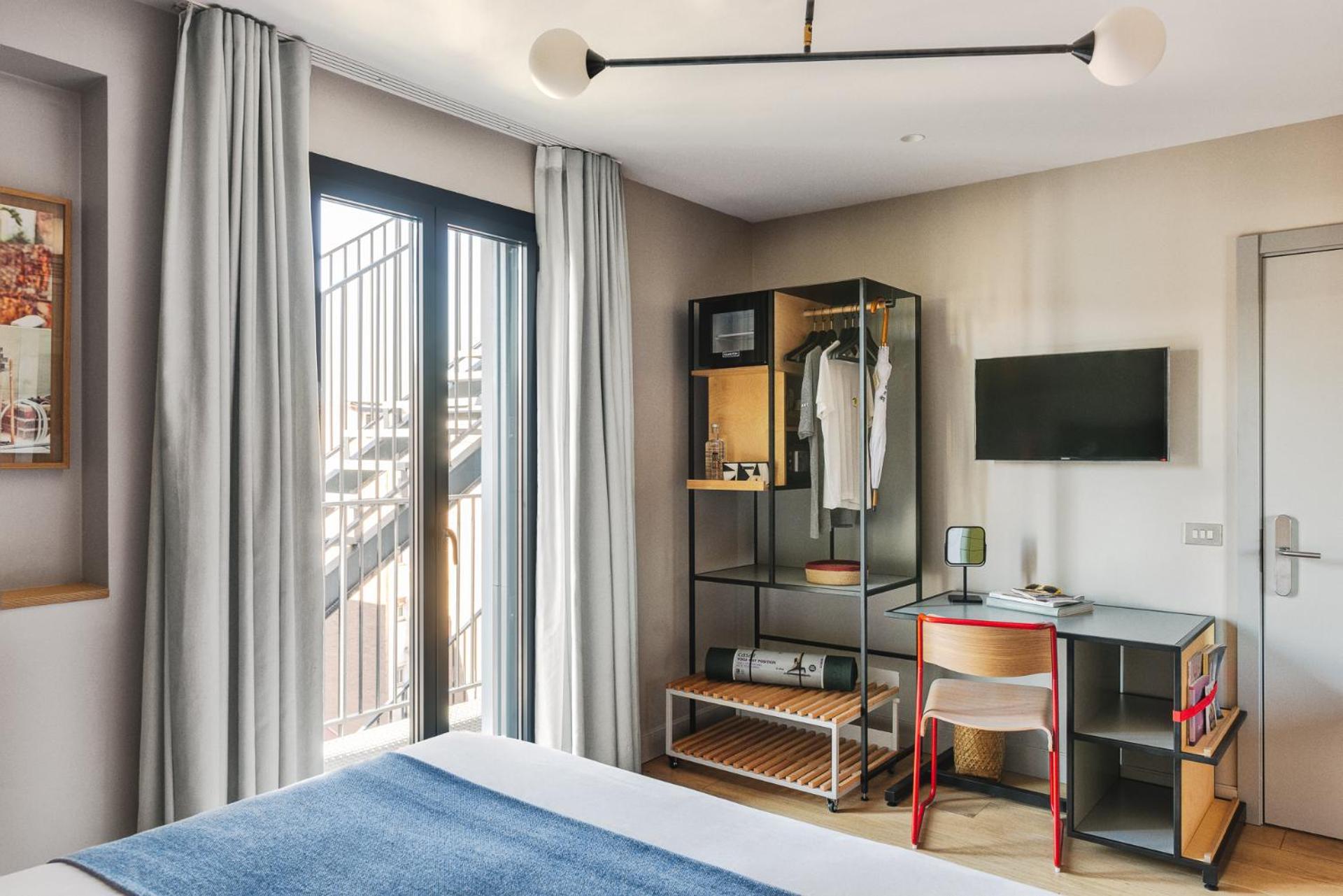 Superior Double Room with Pool View