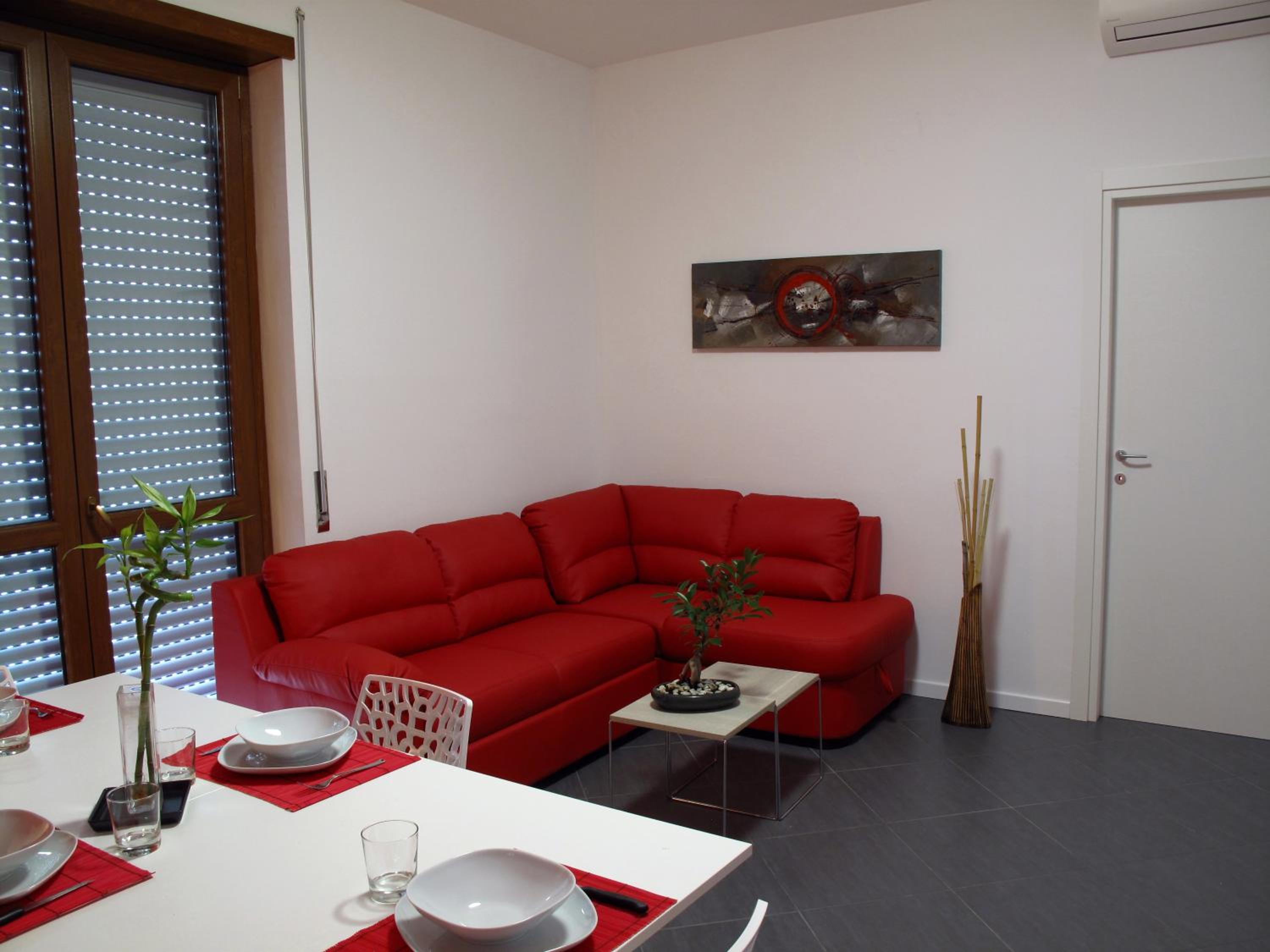 One-Bedroom Apartment photo 2