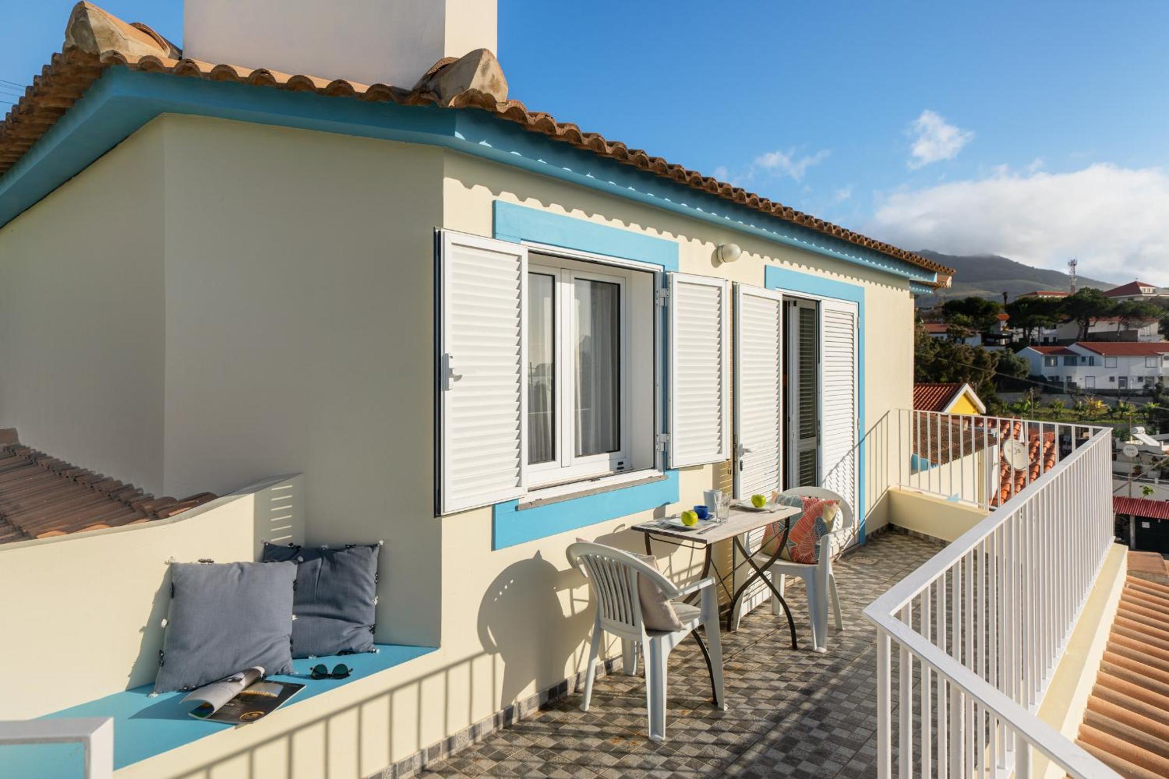 Apartment with Balcony photo 2