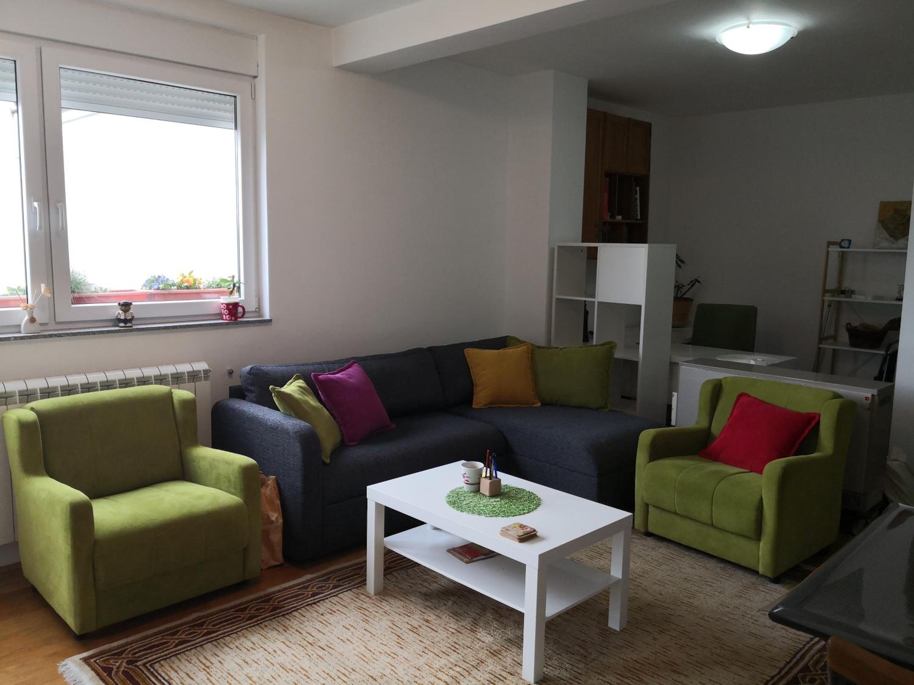 One-Bedroom Apartment photo 1