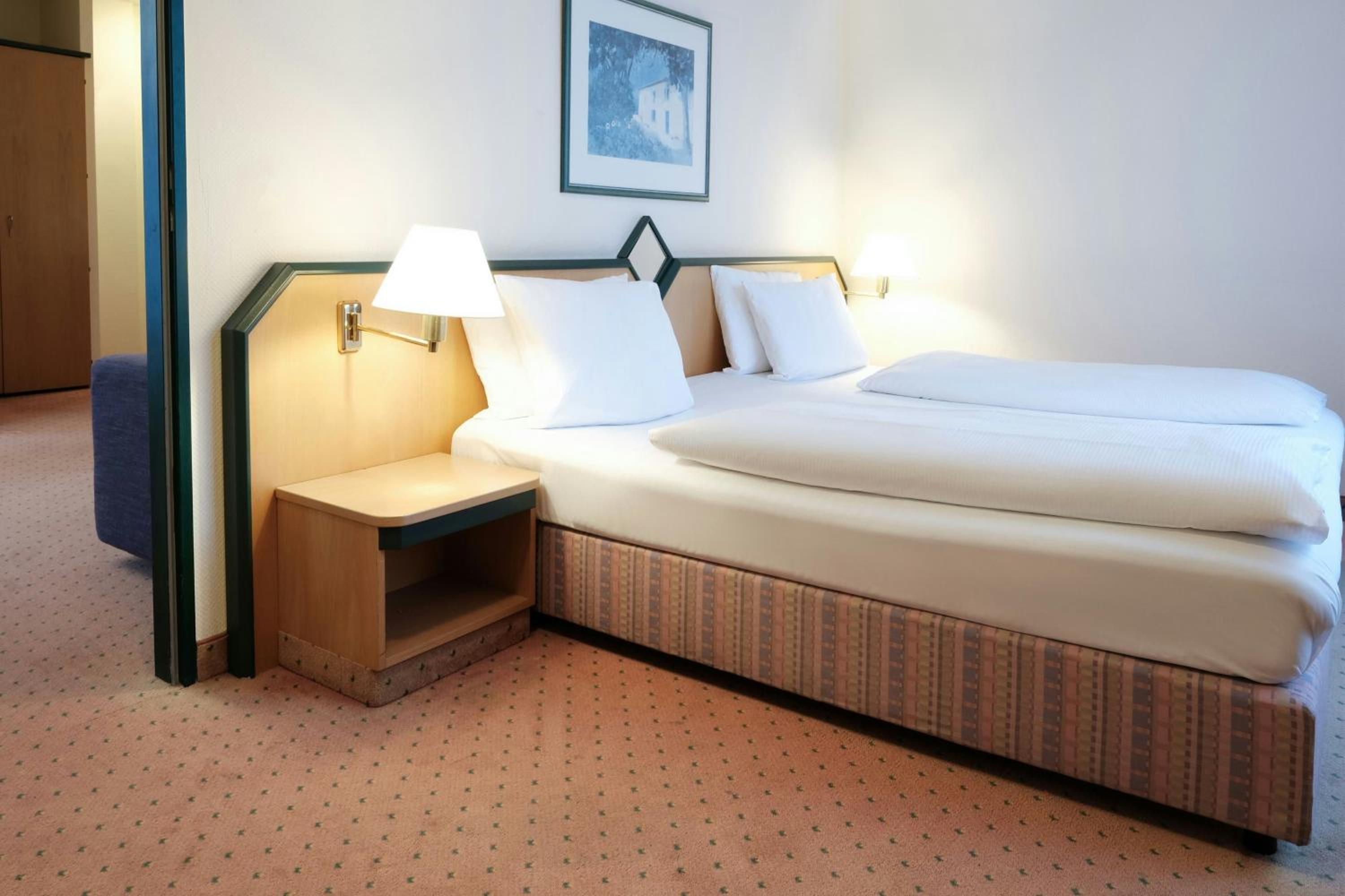 One-Bedroom King Suite with Sofa Bed thumbnail 5