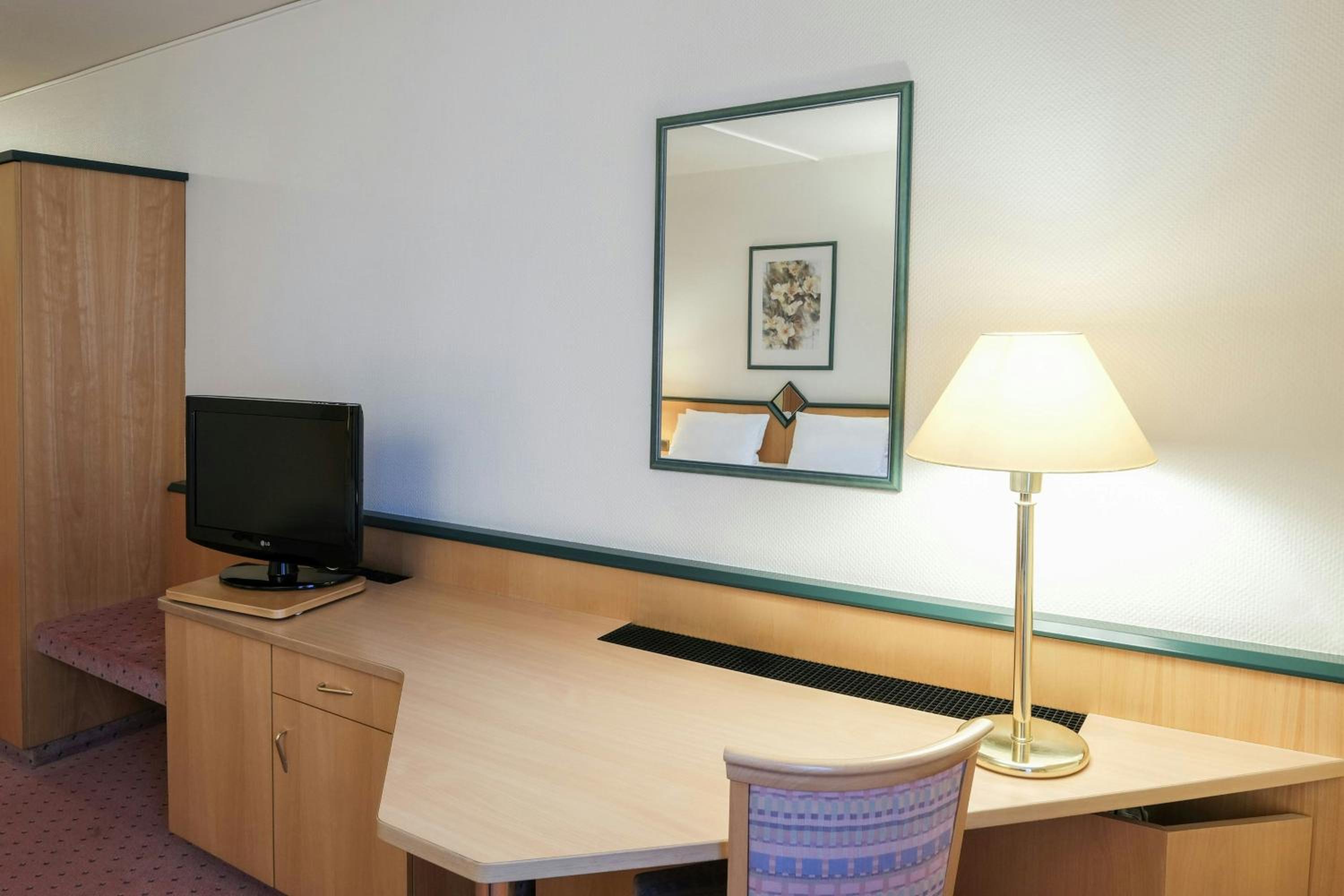 One-Bedroom King Suite