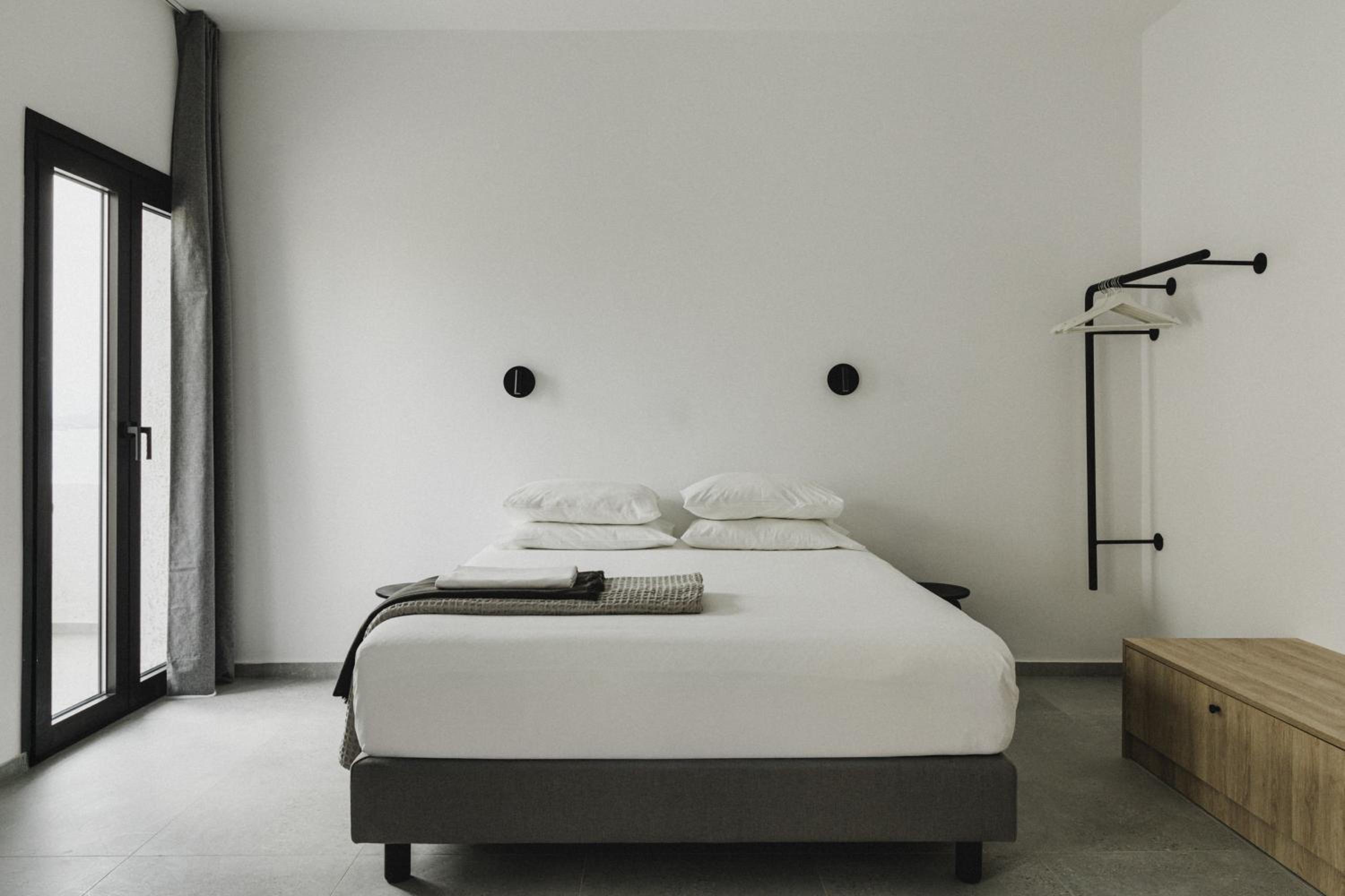 Deluxe King Room - Photo 1
