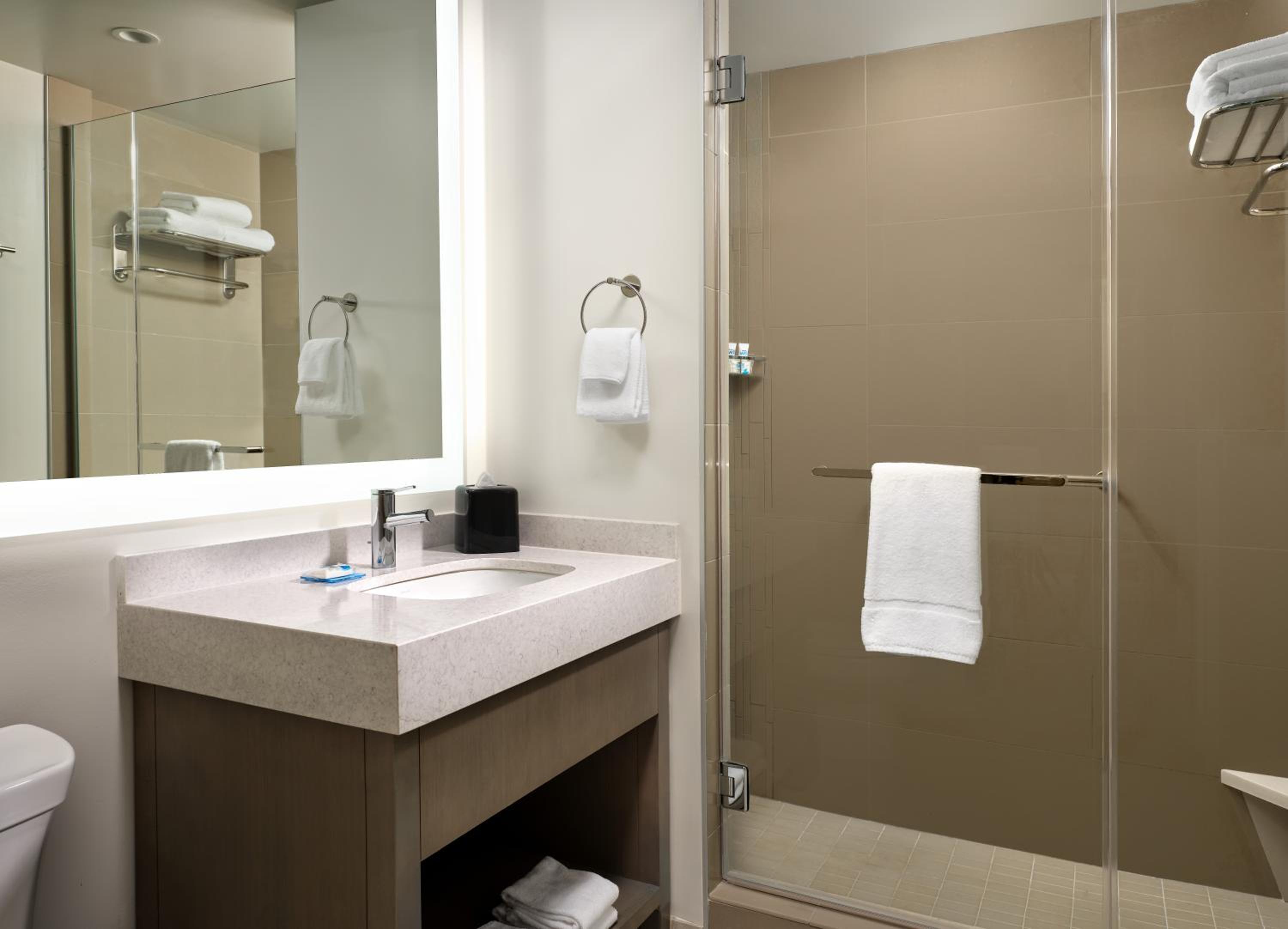 One-Bedroom Specialty Suite with Two Queen Beds, Kitchen and Sofa Bed