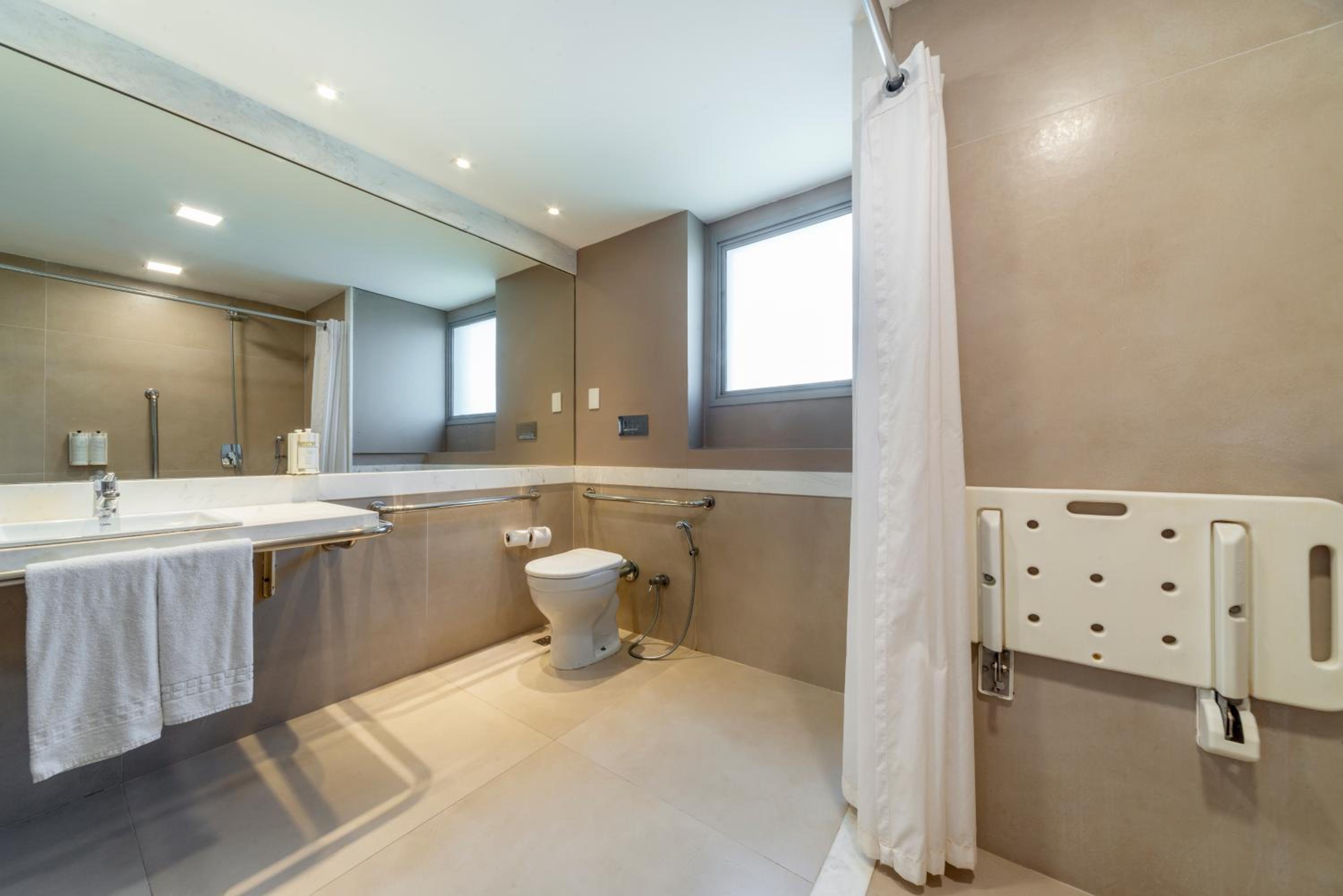 Quadruple Room - Disability Access thumbnail 6