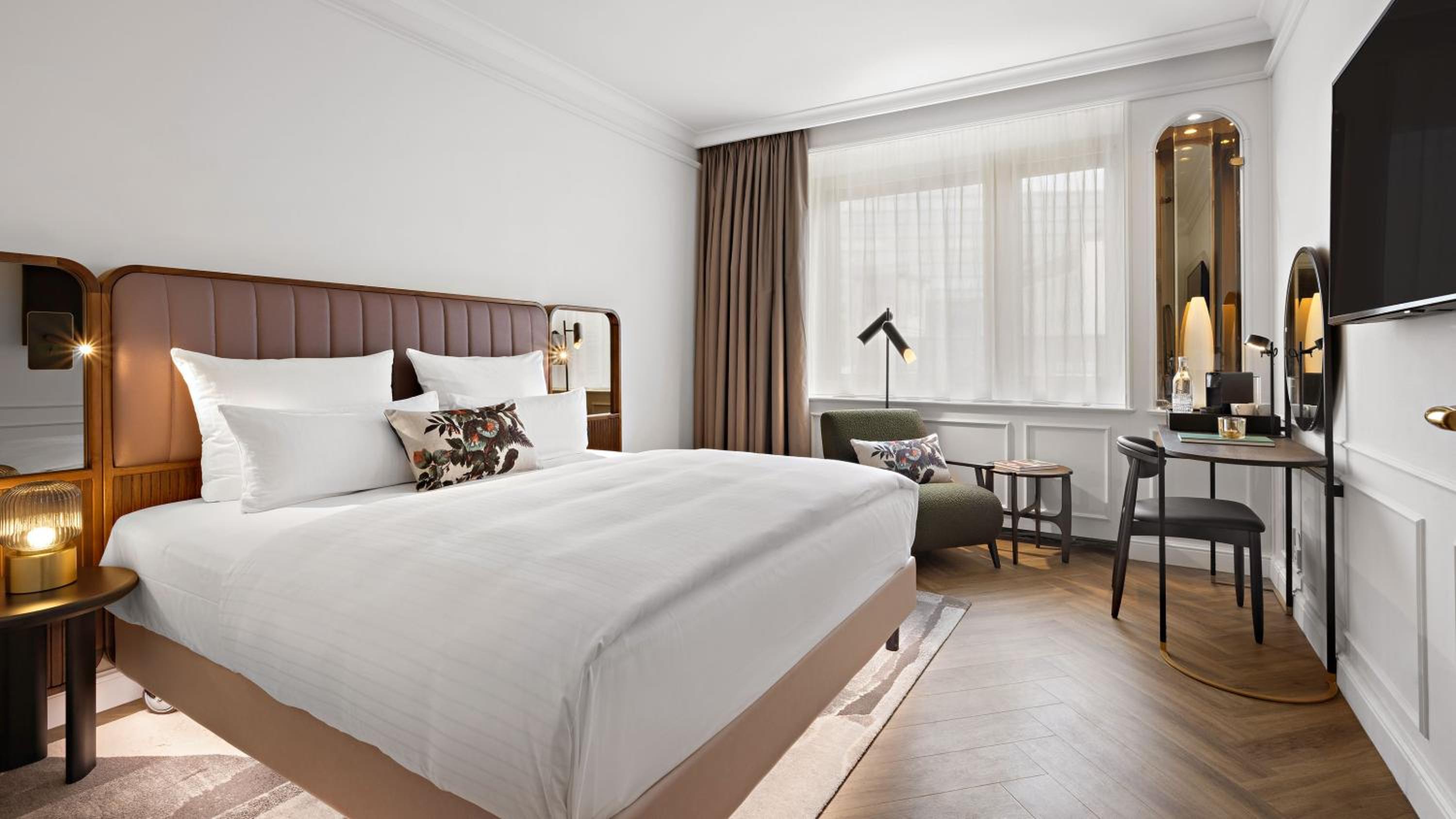 Deluxe King Room