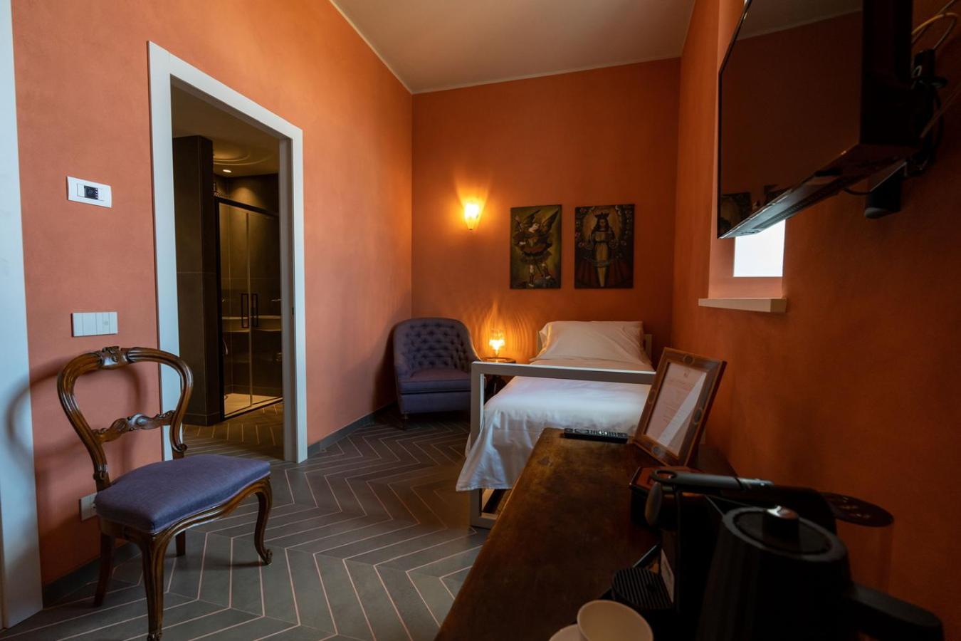 Single Room photo 1