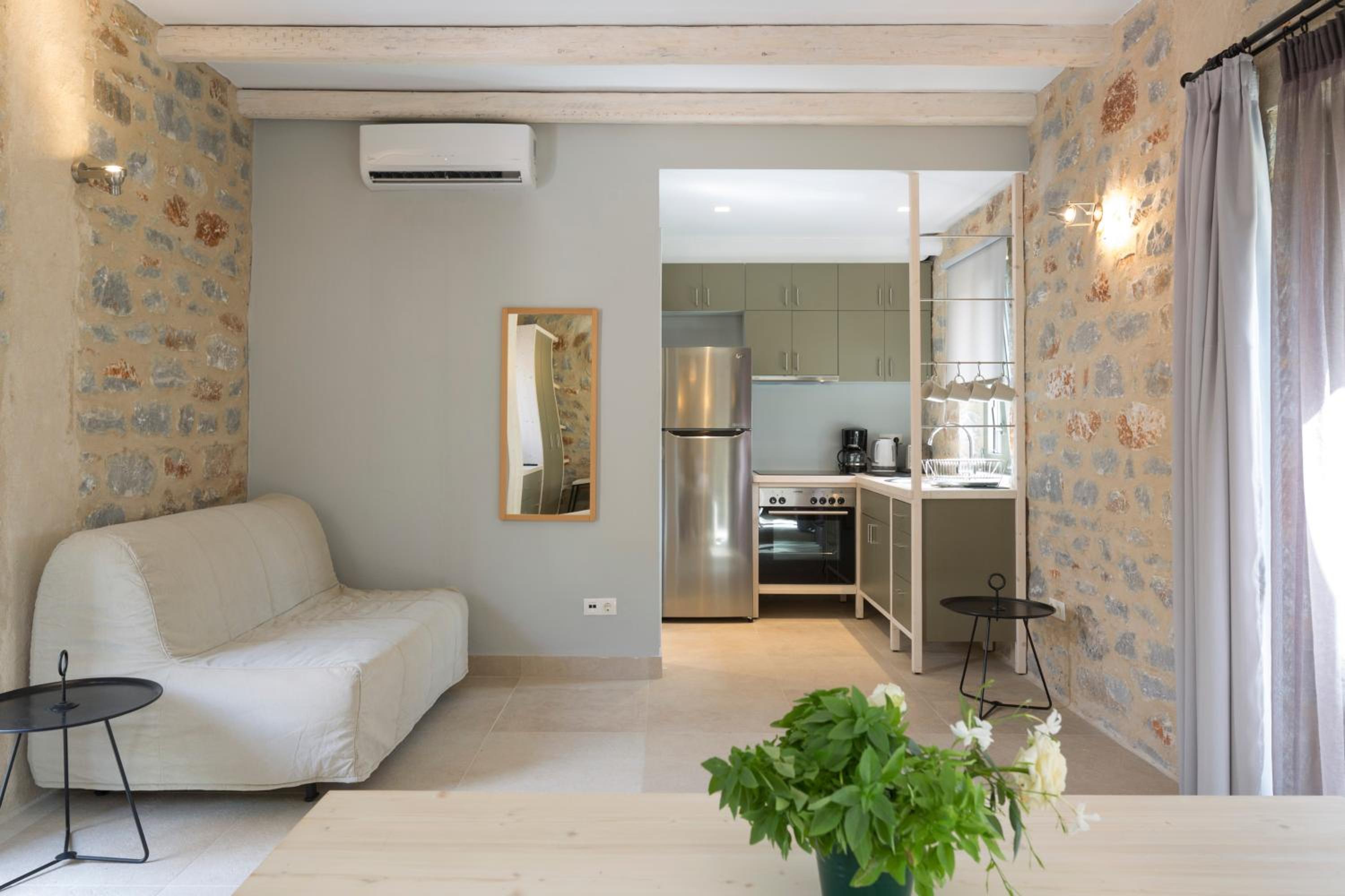 One-Bedroom House photo 3