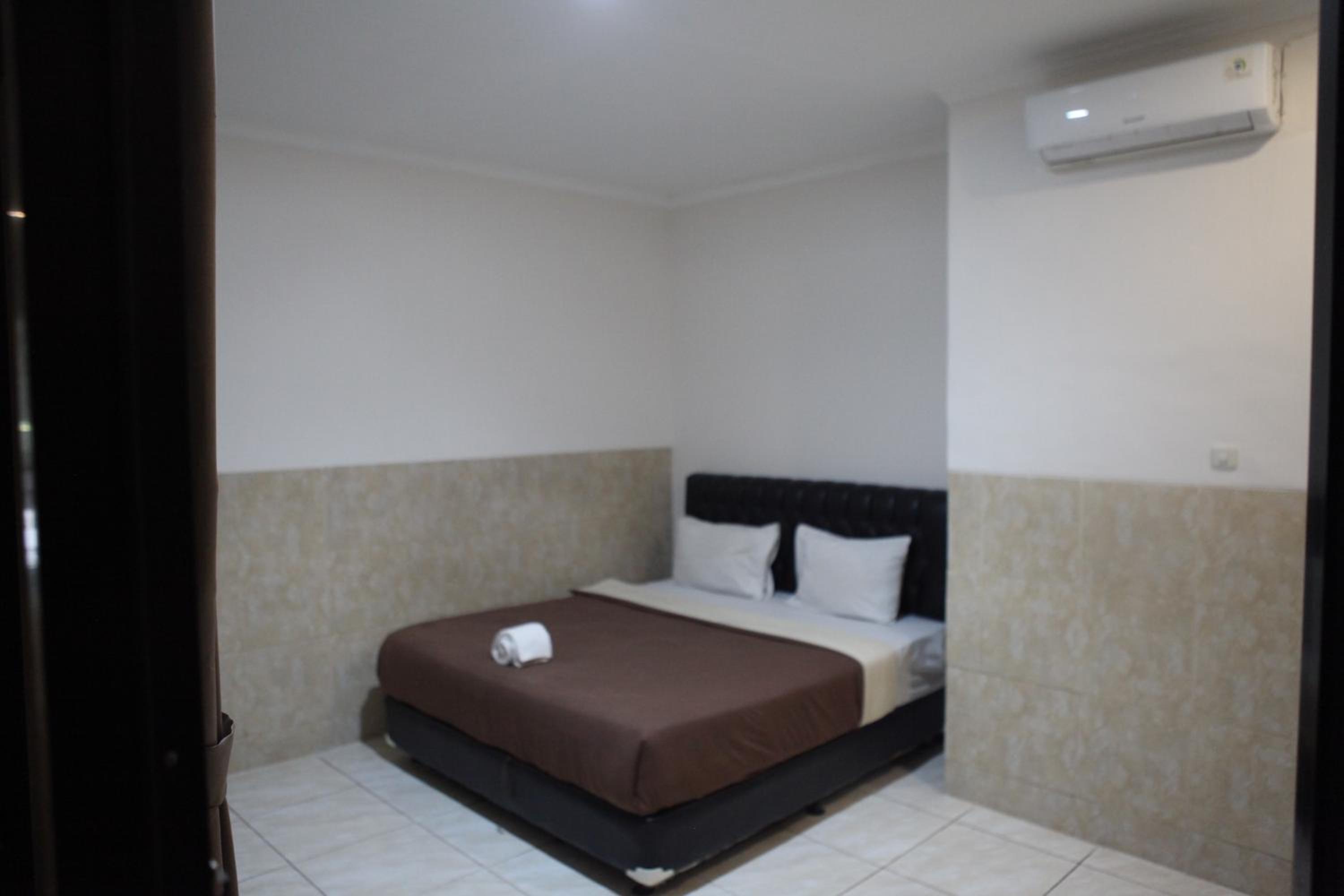 Standard King Room - Photo 1