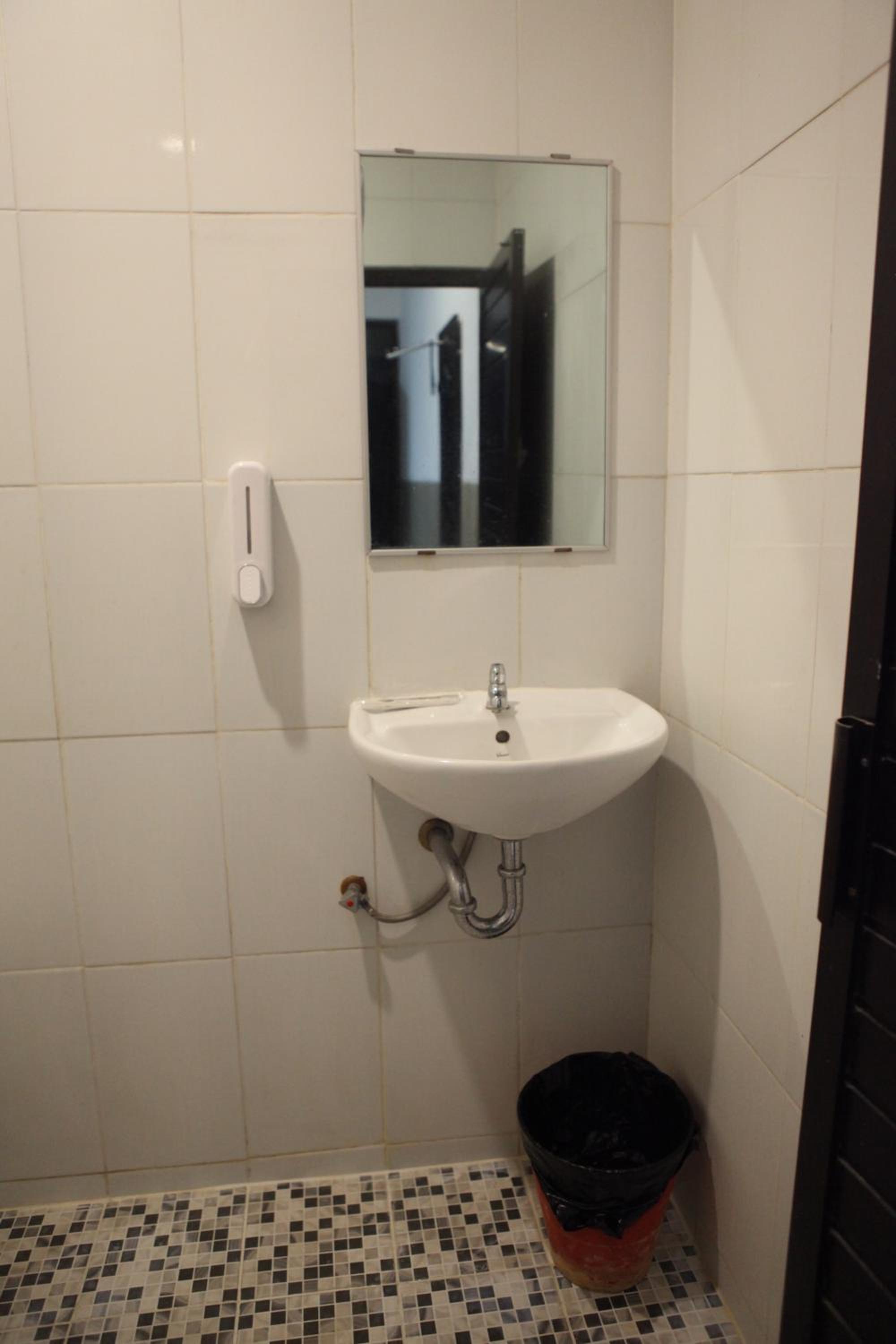 Standard King Room - Photo 2