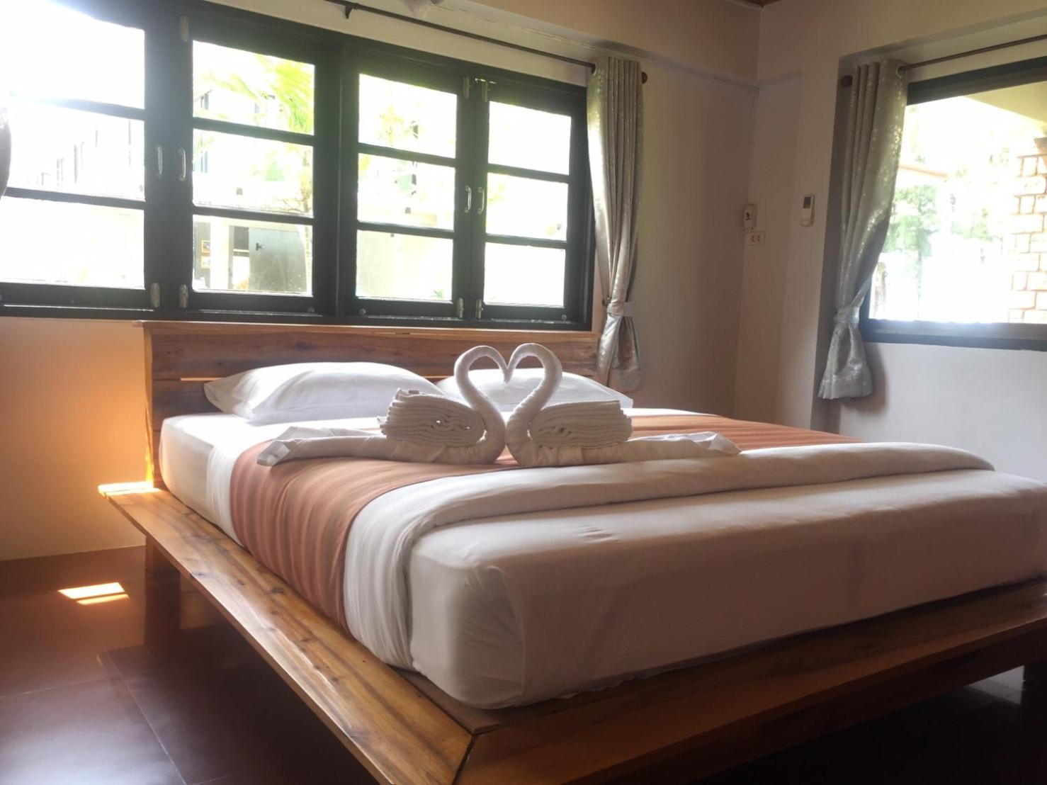 Deluxe Family Room - Photo 2