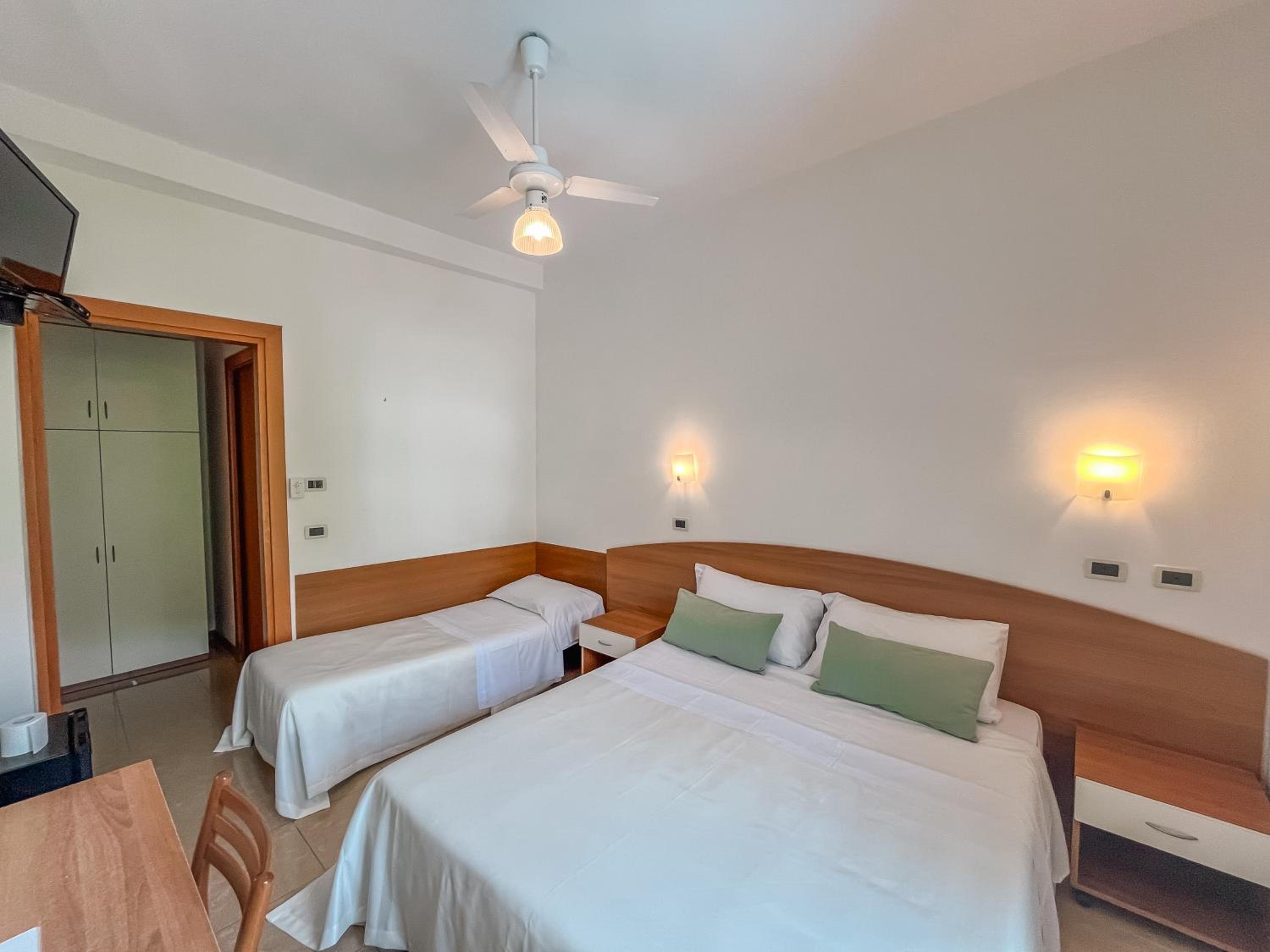 Triple Room photo 2