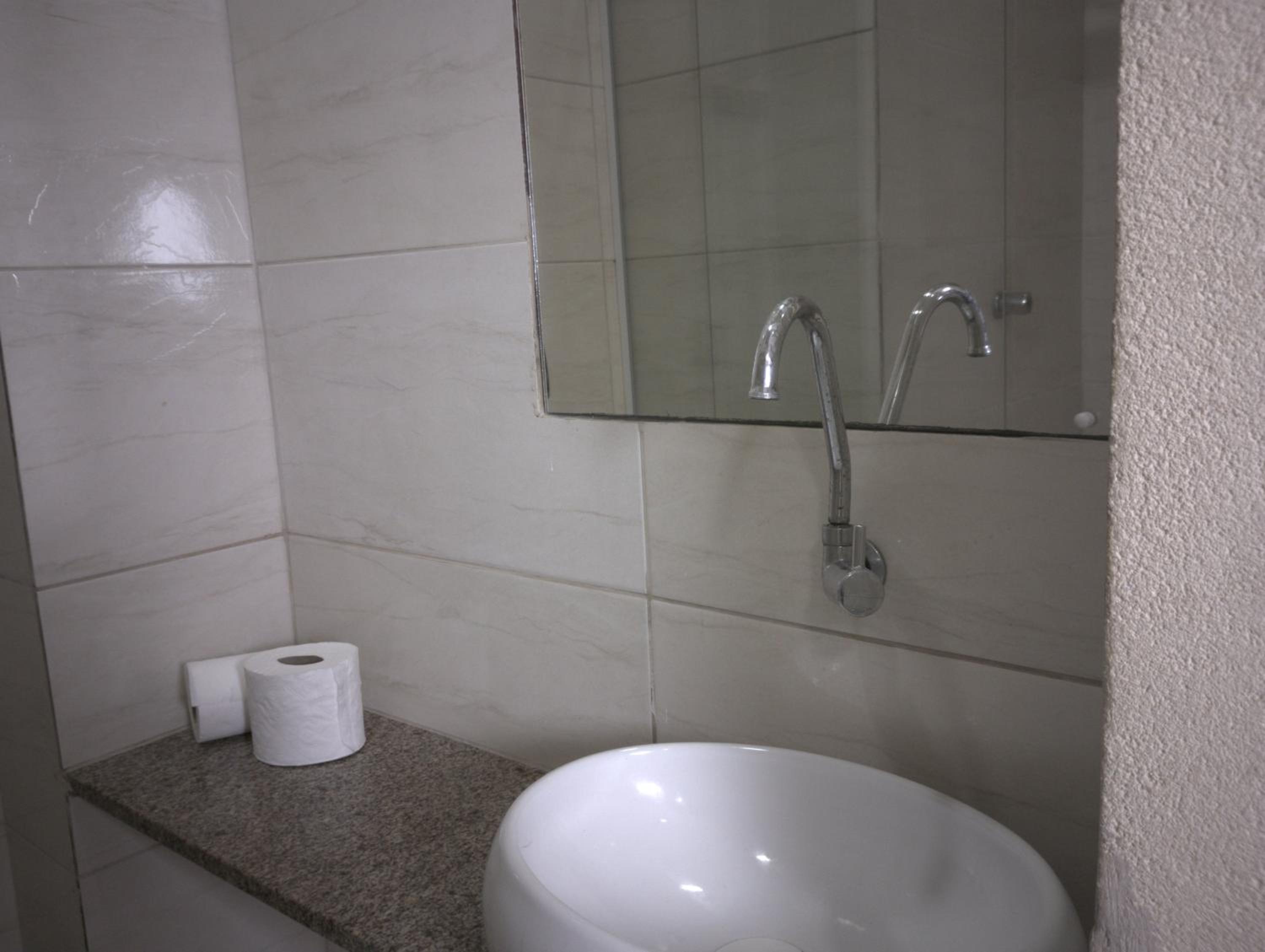 Standard Double Room - Photo 5