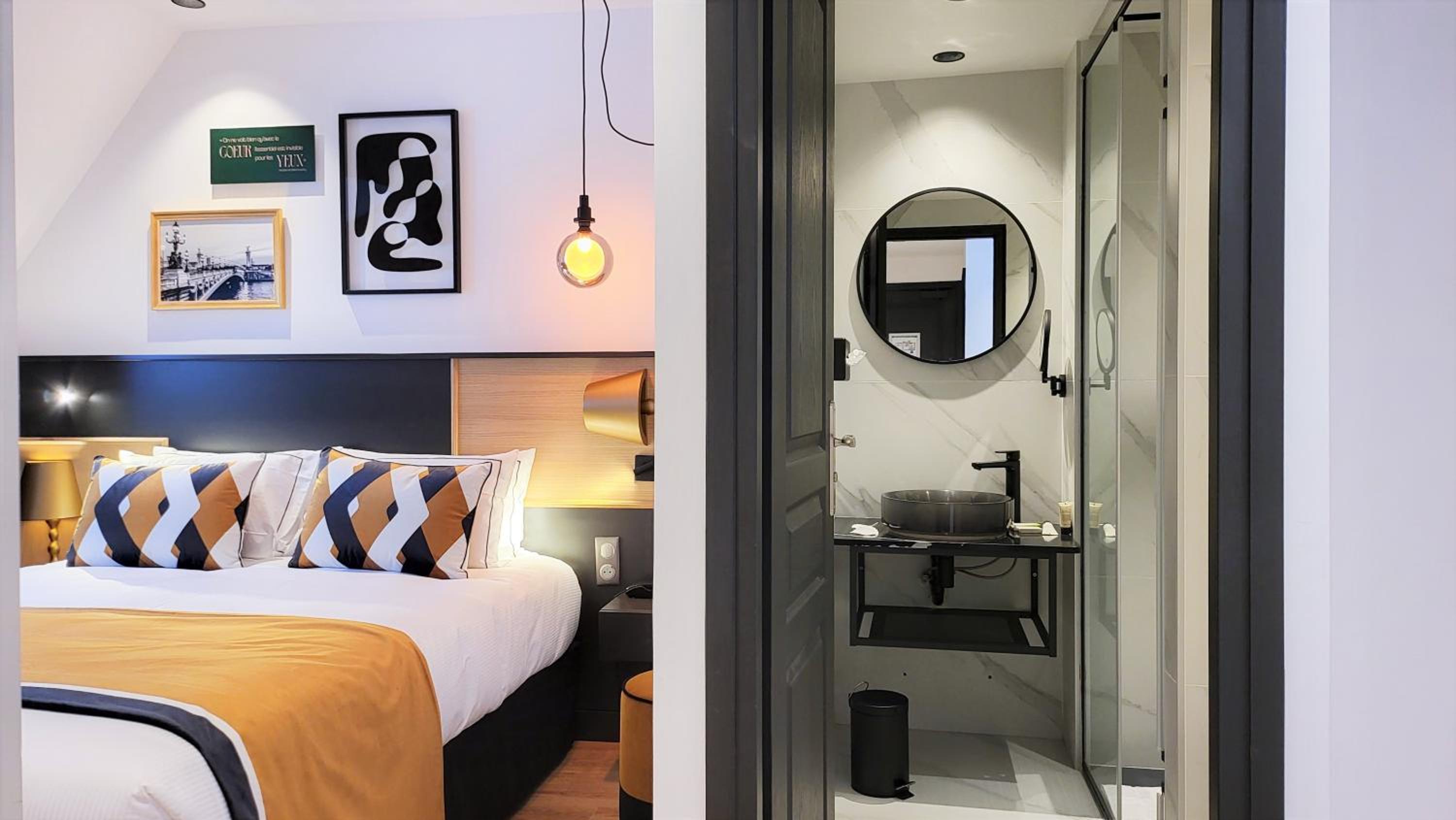 Junior Suite with Pool Access