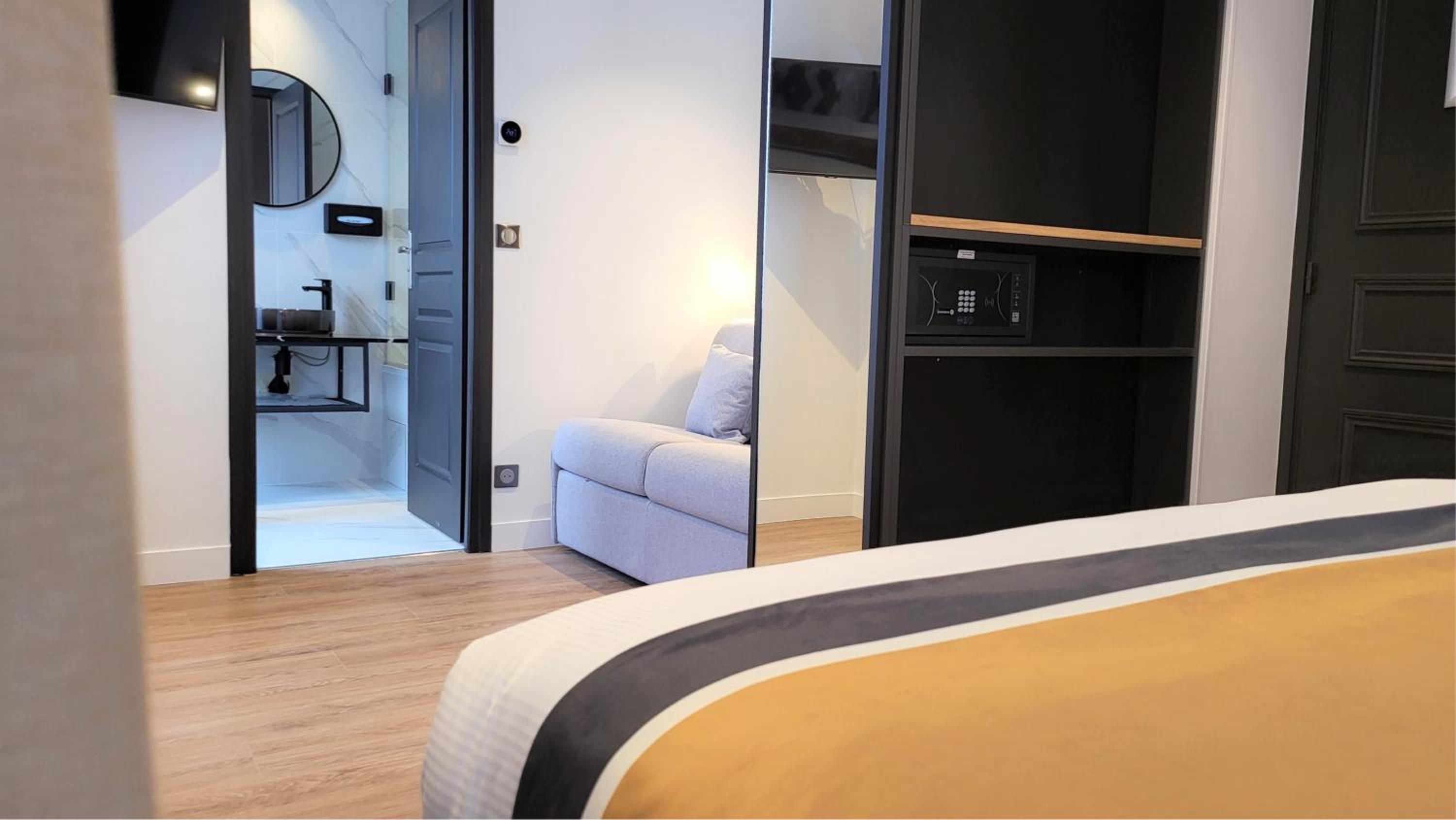 Junior Suite with Pool Access