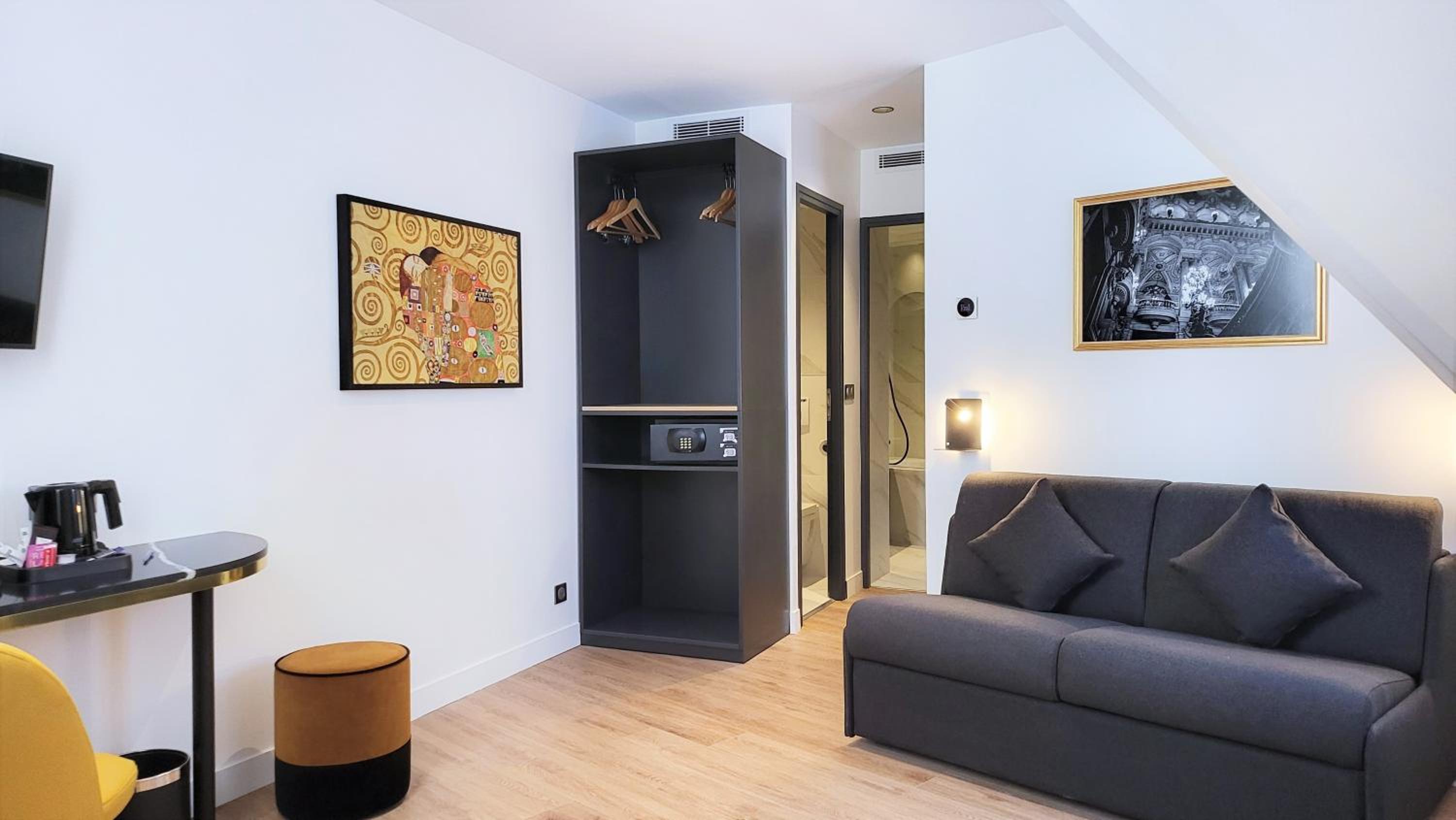 Suite with Pool Access
