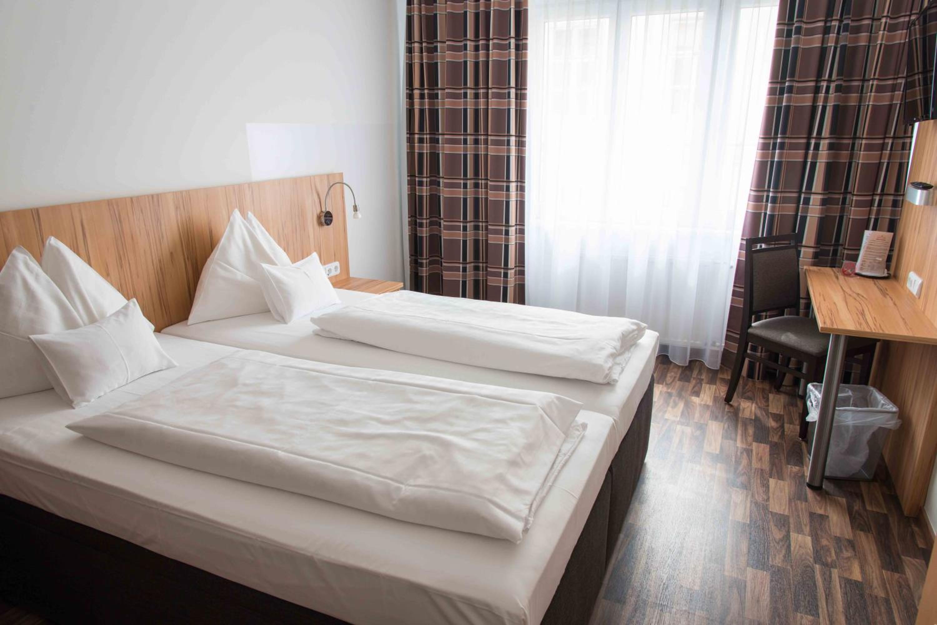 Double or Twin Room with Shared Toilet