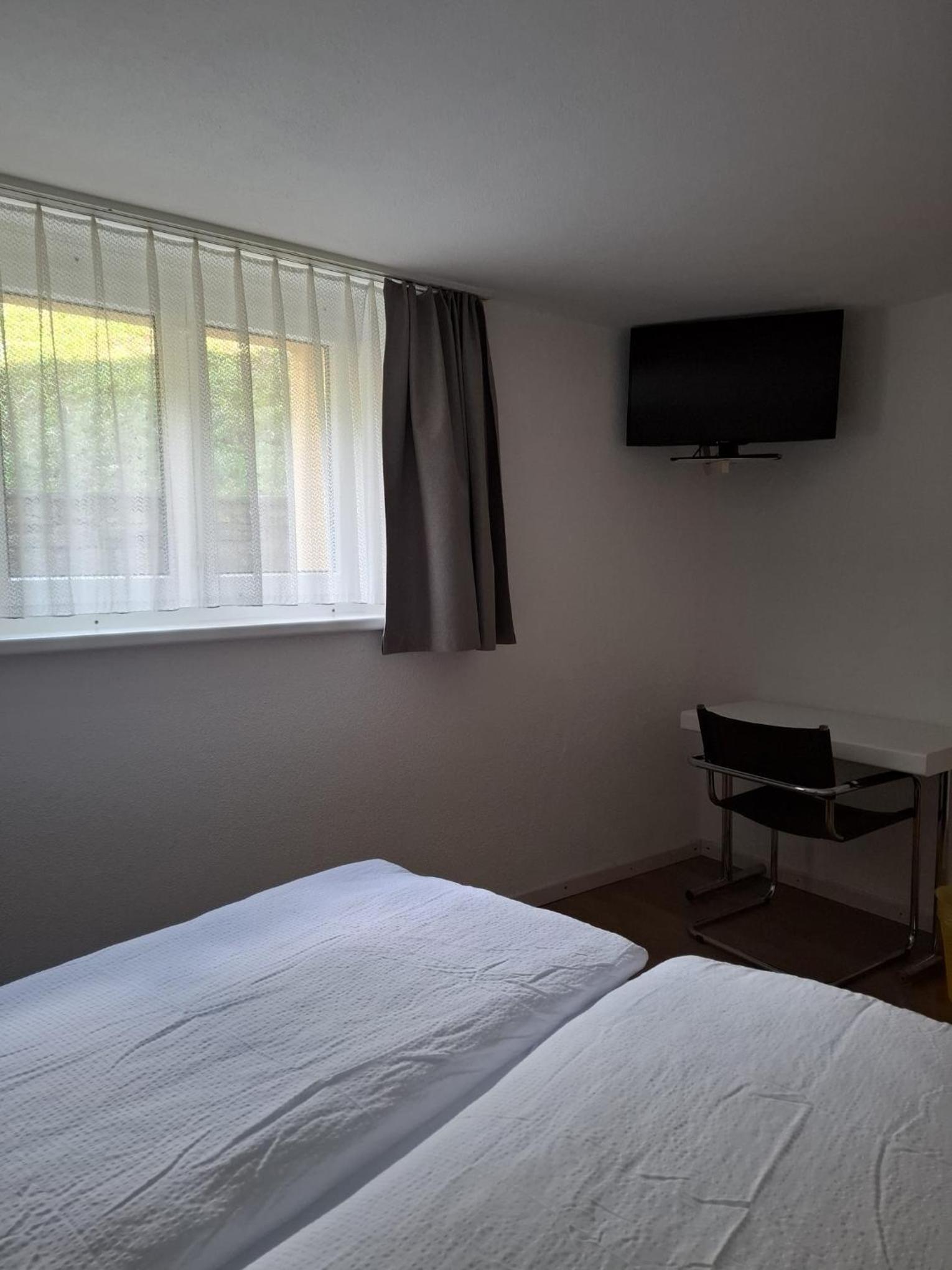 Economy Room