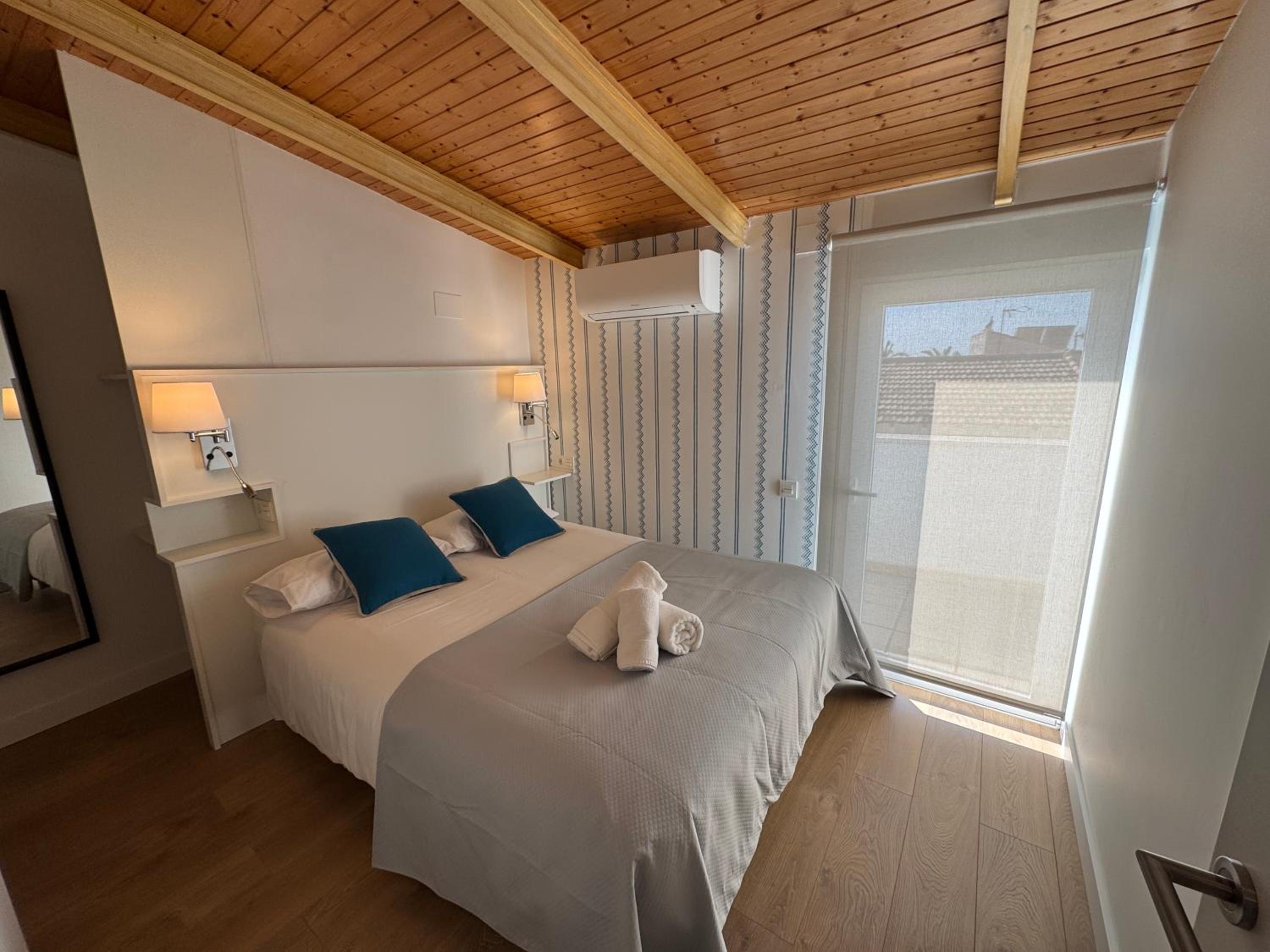 Two-Bedroom Deluxe Apartment with Balcony
