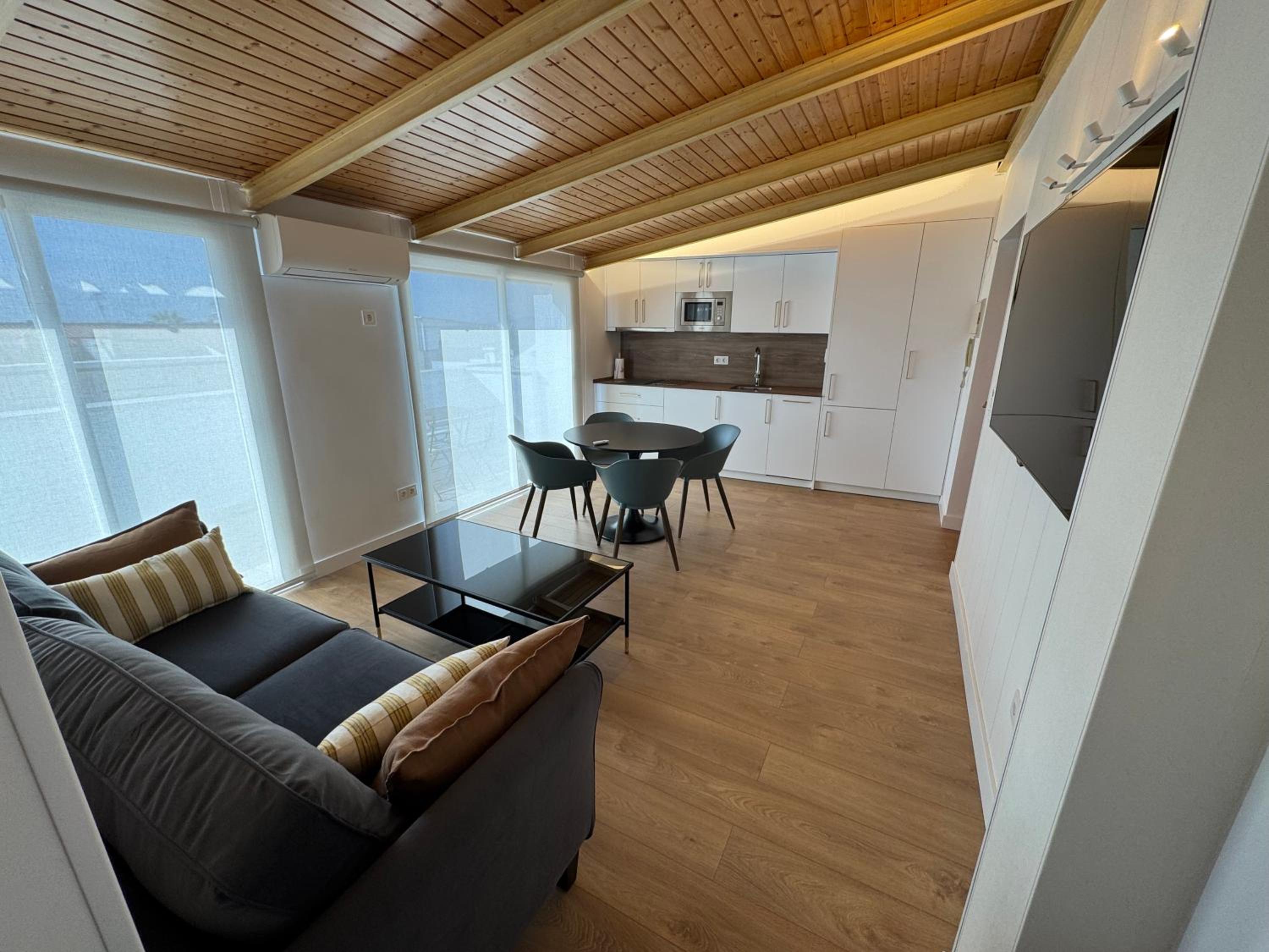 Two-Bedroom Deluxe Apartment with Balcony