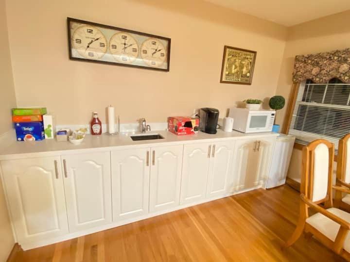 Family Room with Private Bathroom - Photo 24