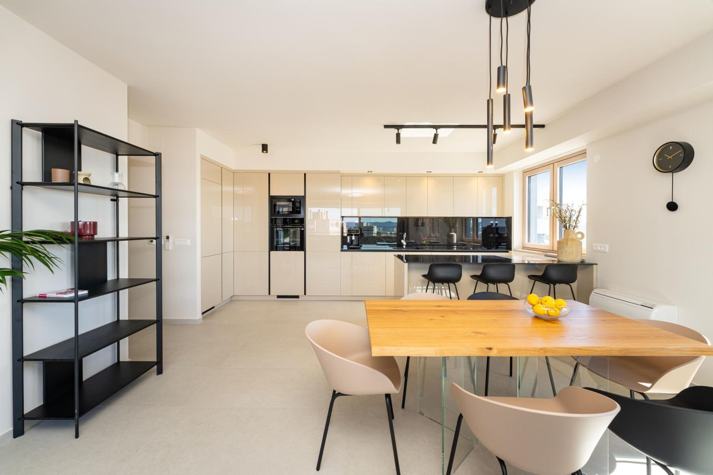 Two-Bedroom Deluxe Apartment with Balcony