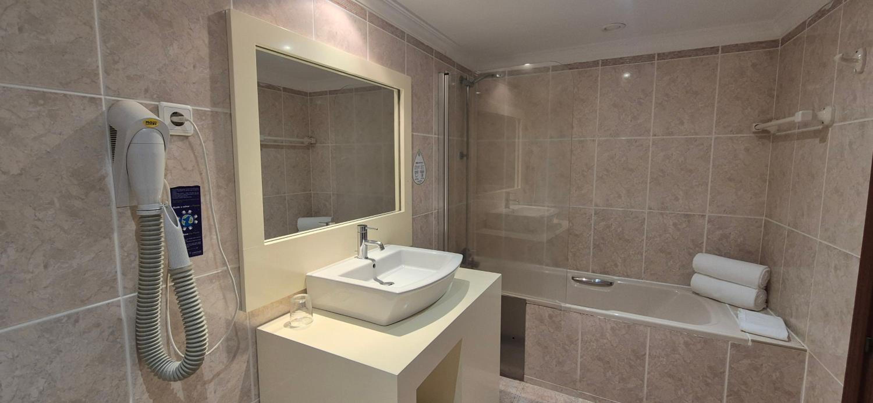 Economy Double or Twin Room photo 1
