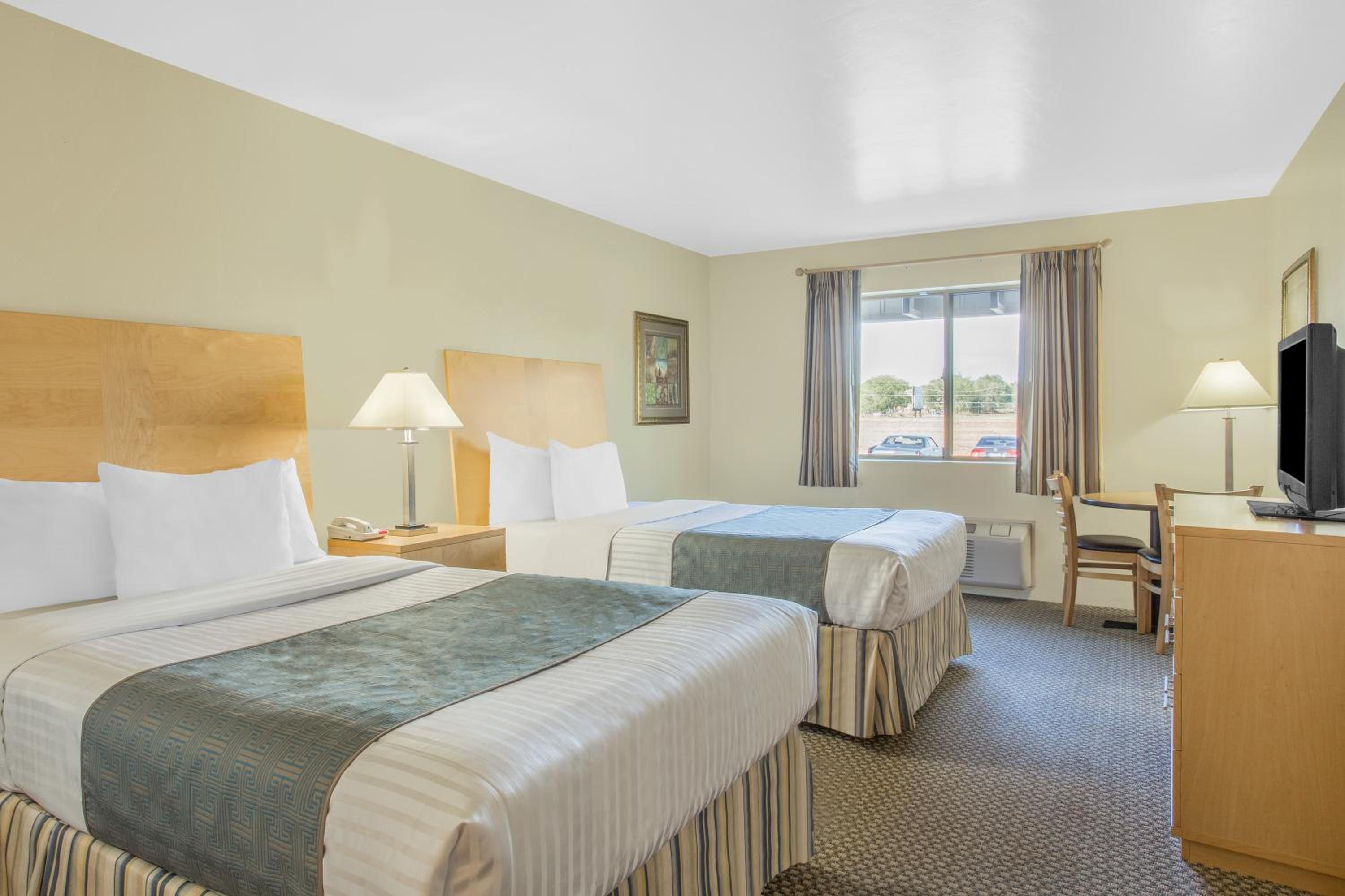 Double Room with Two Double Beds - Non-Smoking photo 3