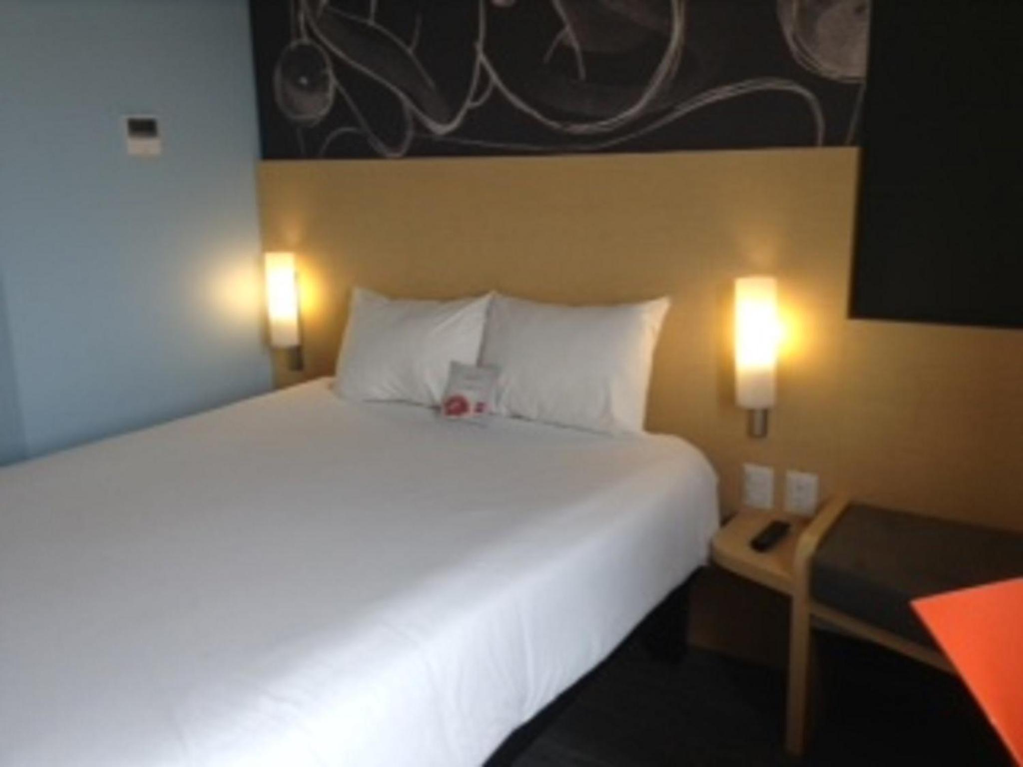 Standard Room with Twin Double Beds photo 3