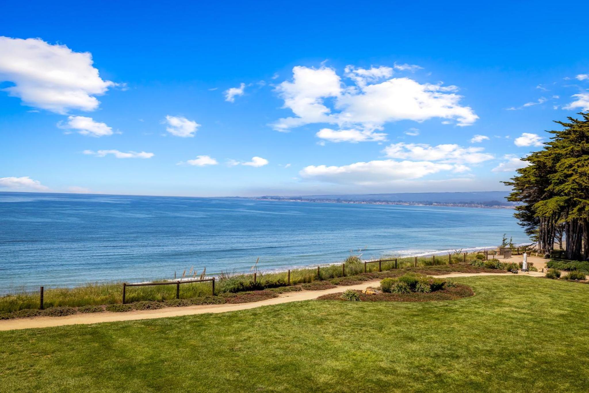 Two-Bedroom Suite with Balcony and Sea View photo 1