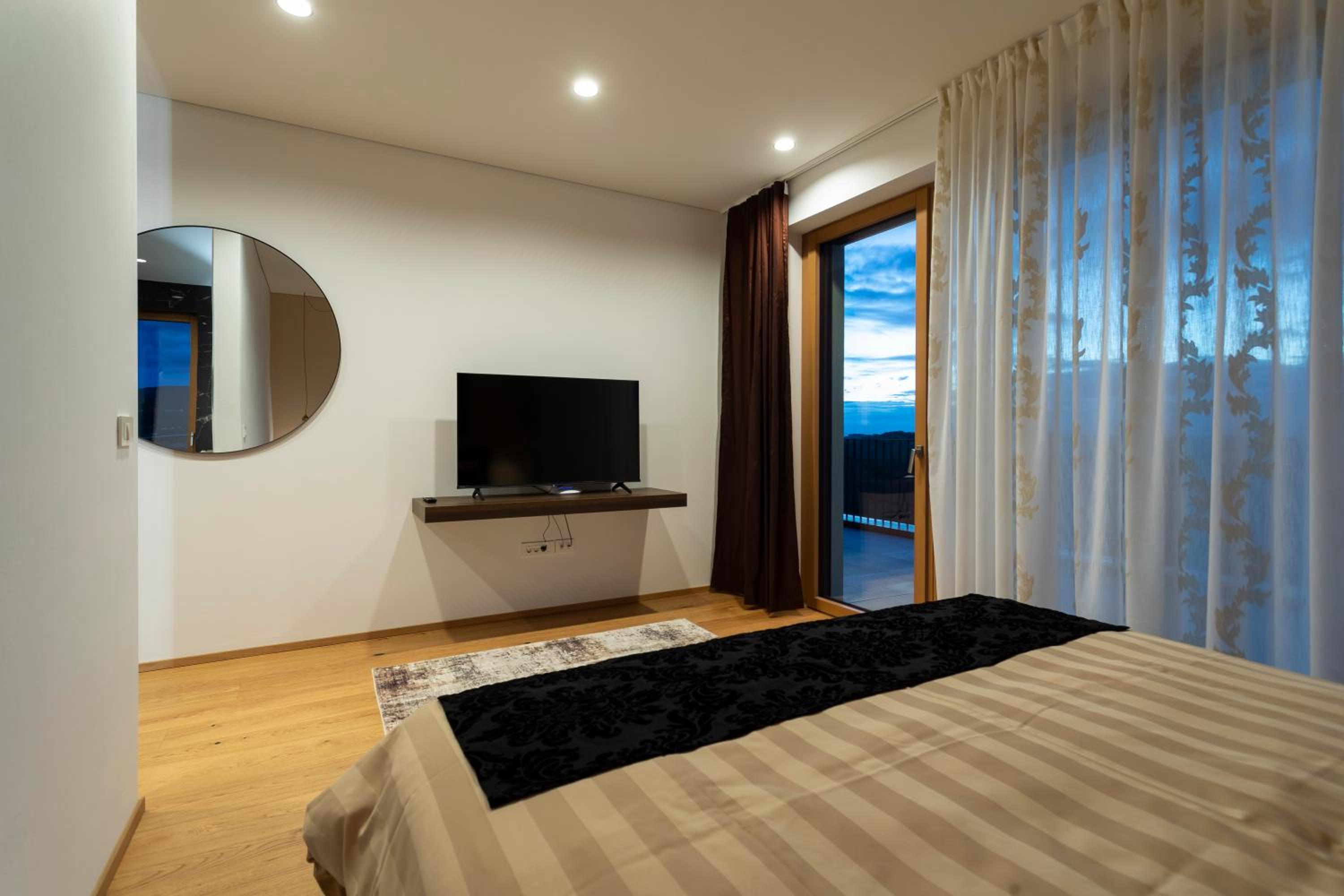 Superior King Room photo 3